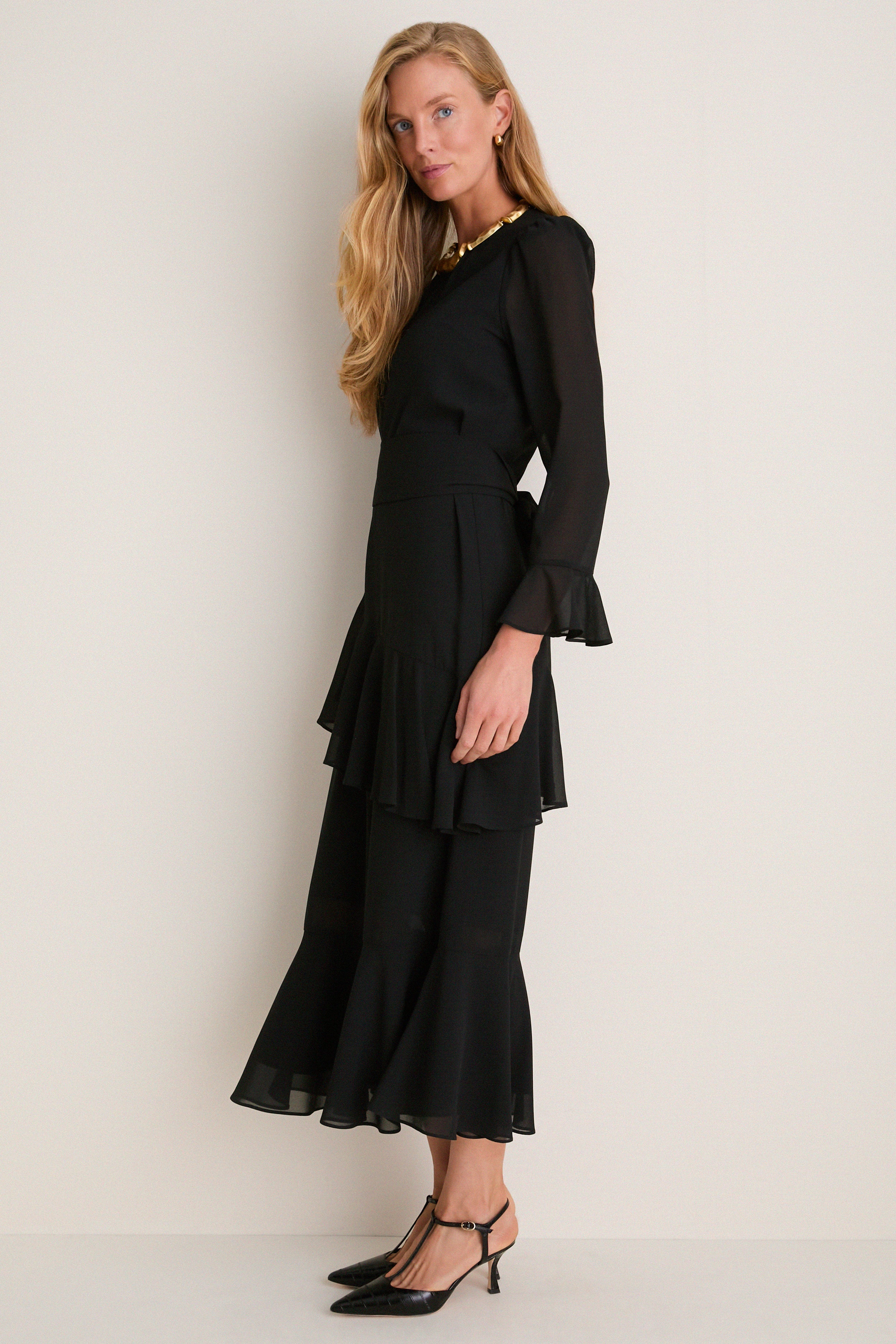 tuckernuck black velvet dress Sasha Black / XS 100% Polyester (outer and Urban Outfitters Angie Chiffon Color:Black Textured Cotton chintamani