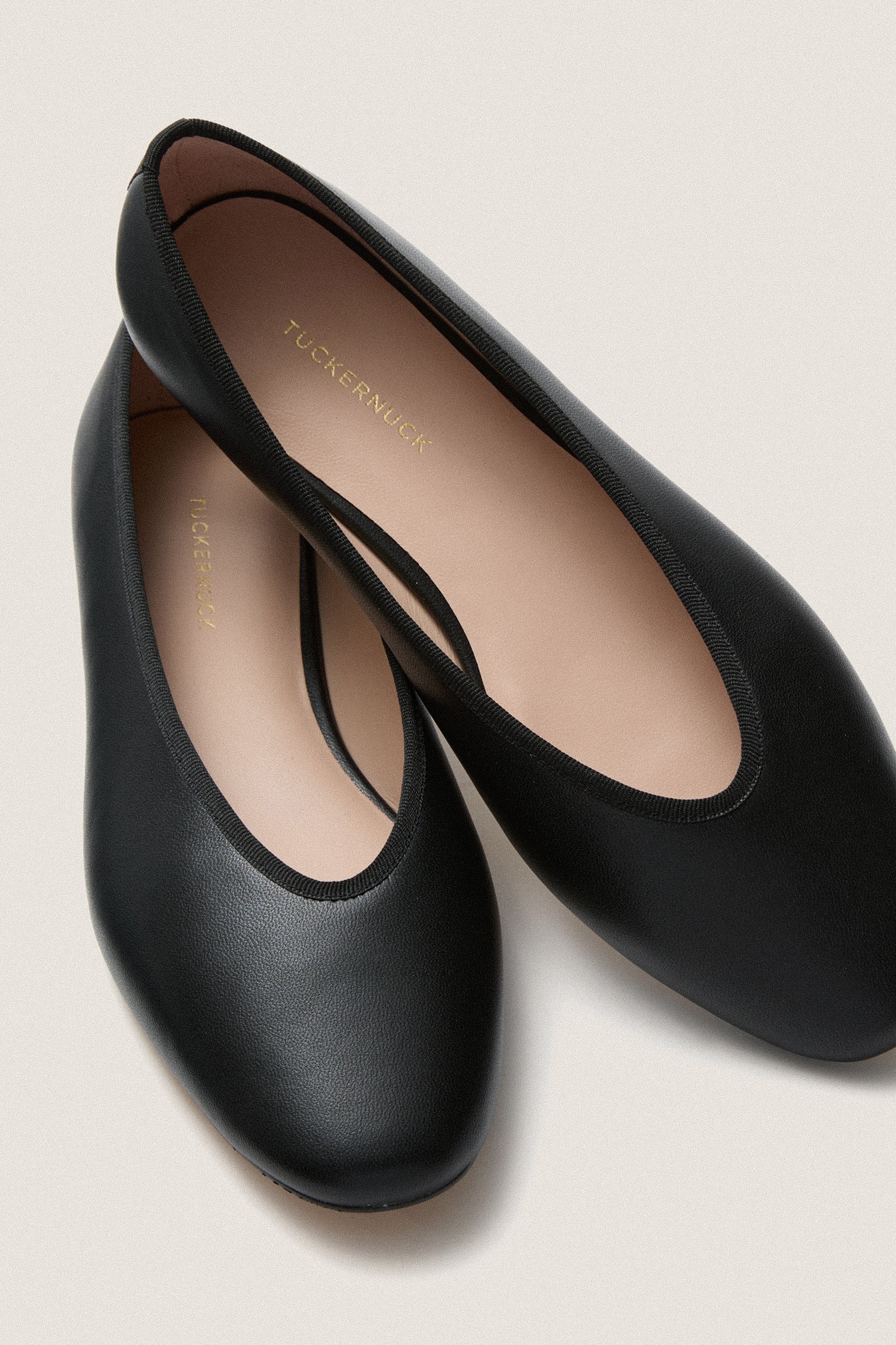 NINA RICCI ブラック フラットシューズ 37.5 NINA RICCI ブラック フラットシューズ 37.5 【公式通販】
