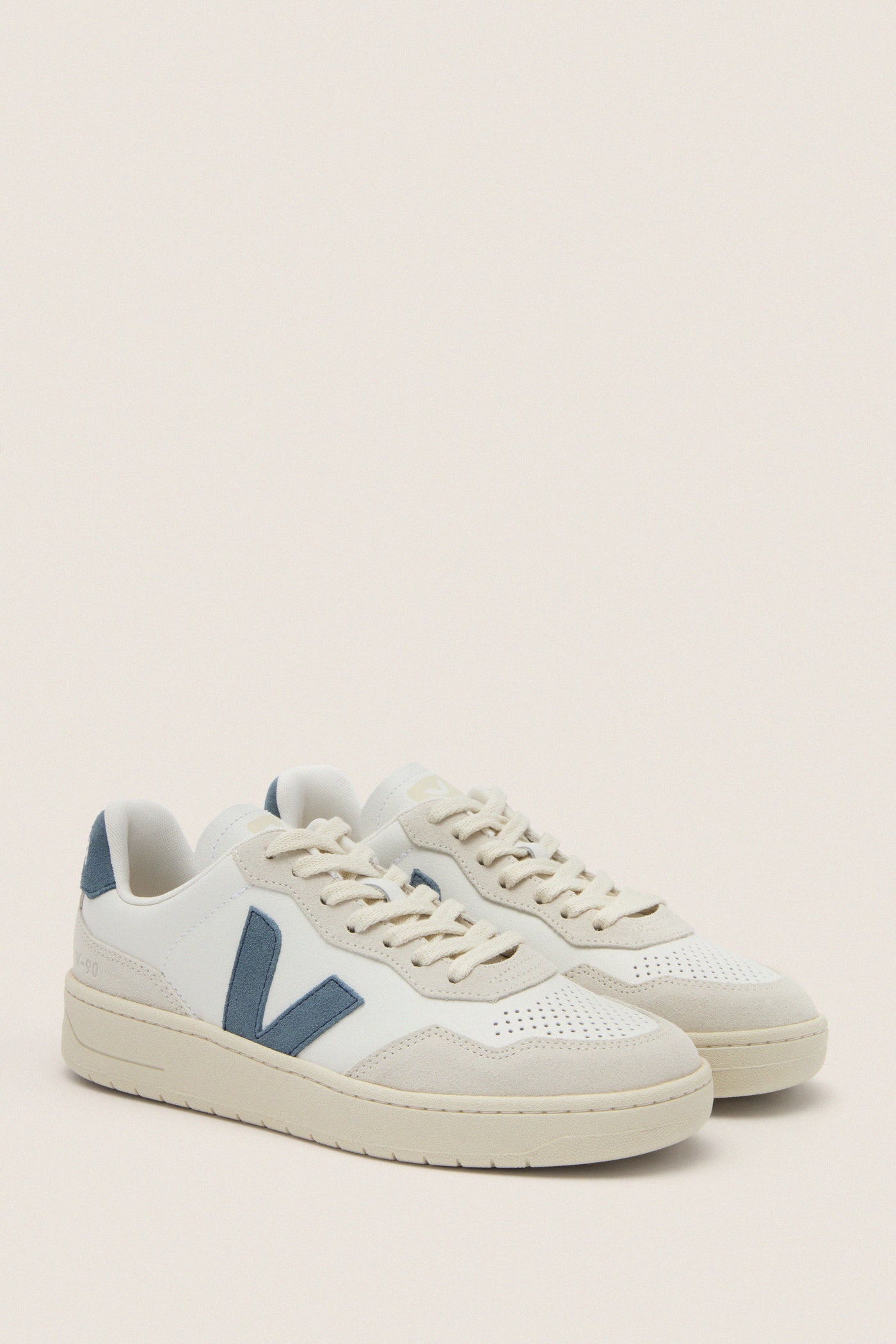 Extra White California V-90 Sneakers