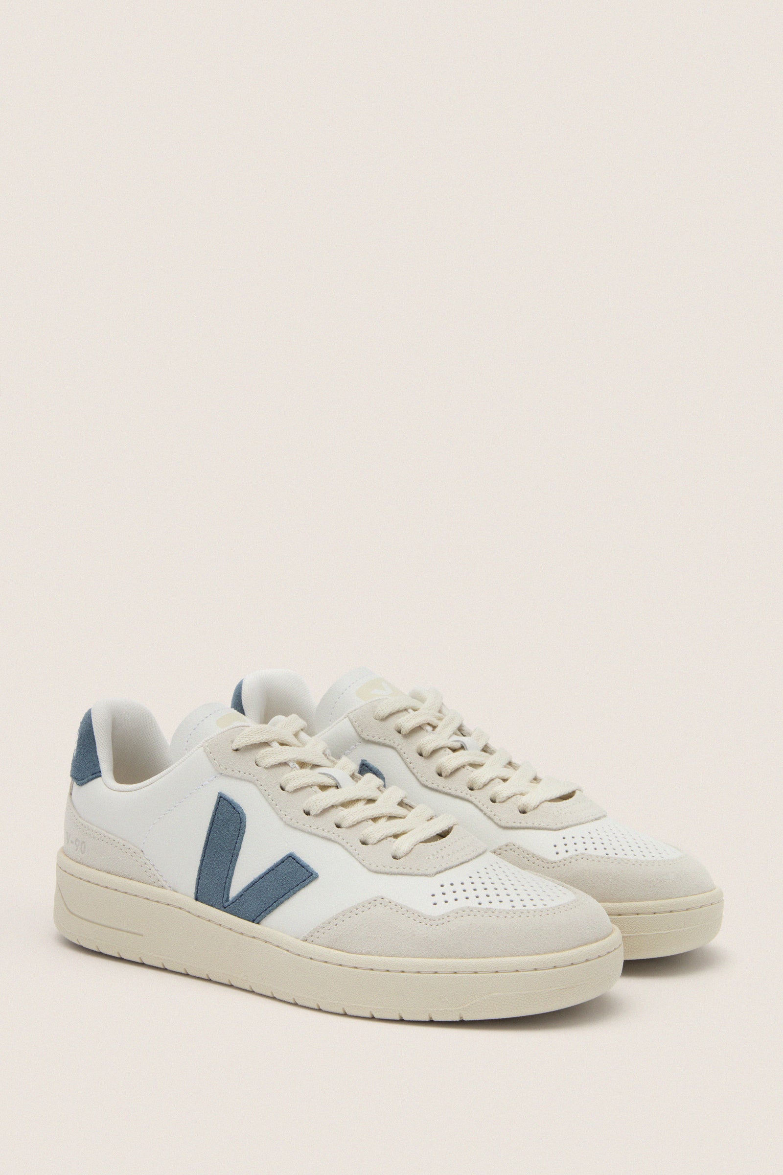 Extra White California V-90 Sneakers