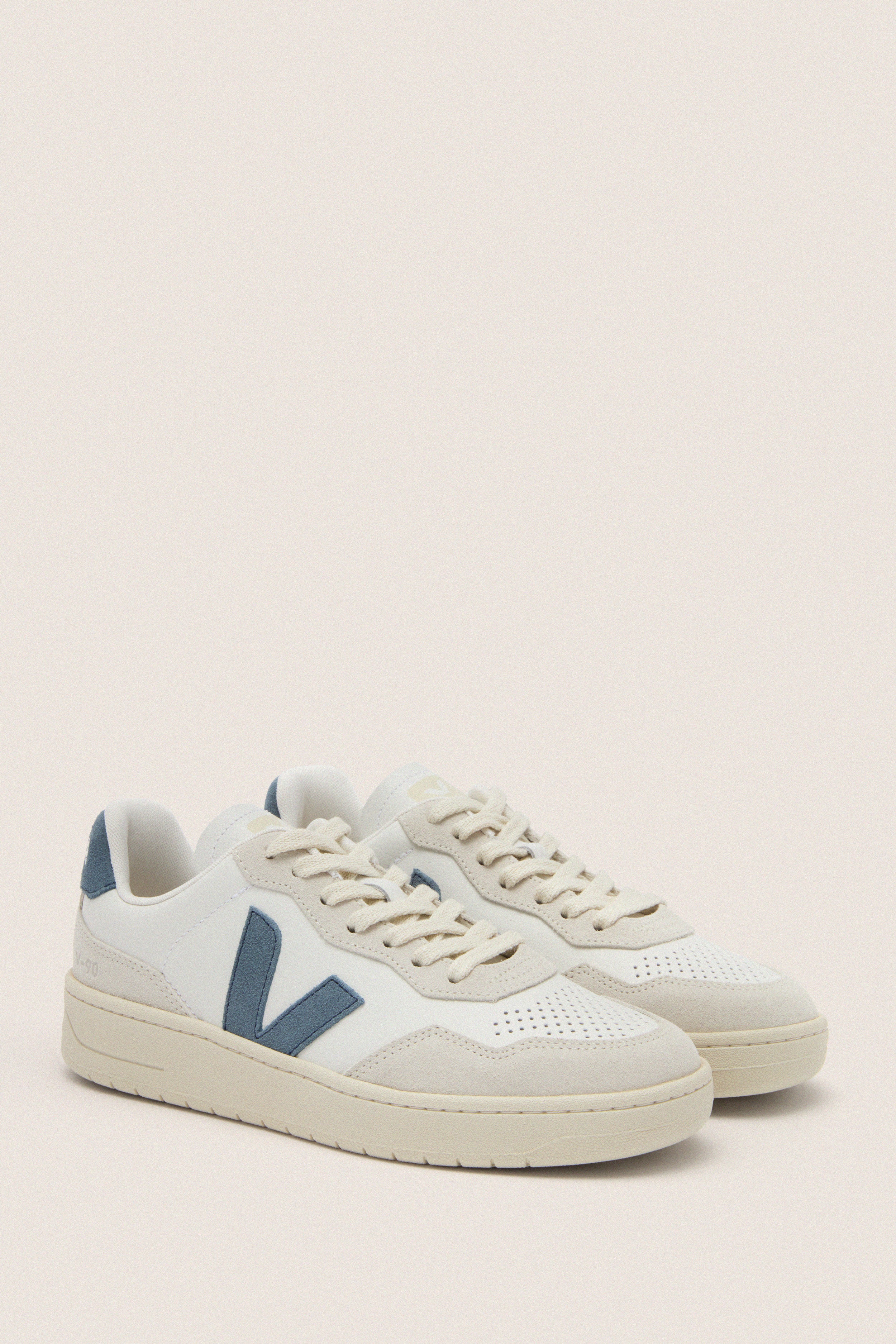 Extra White California V-90 Sneakers