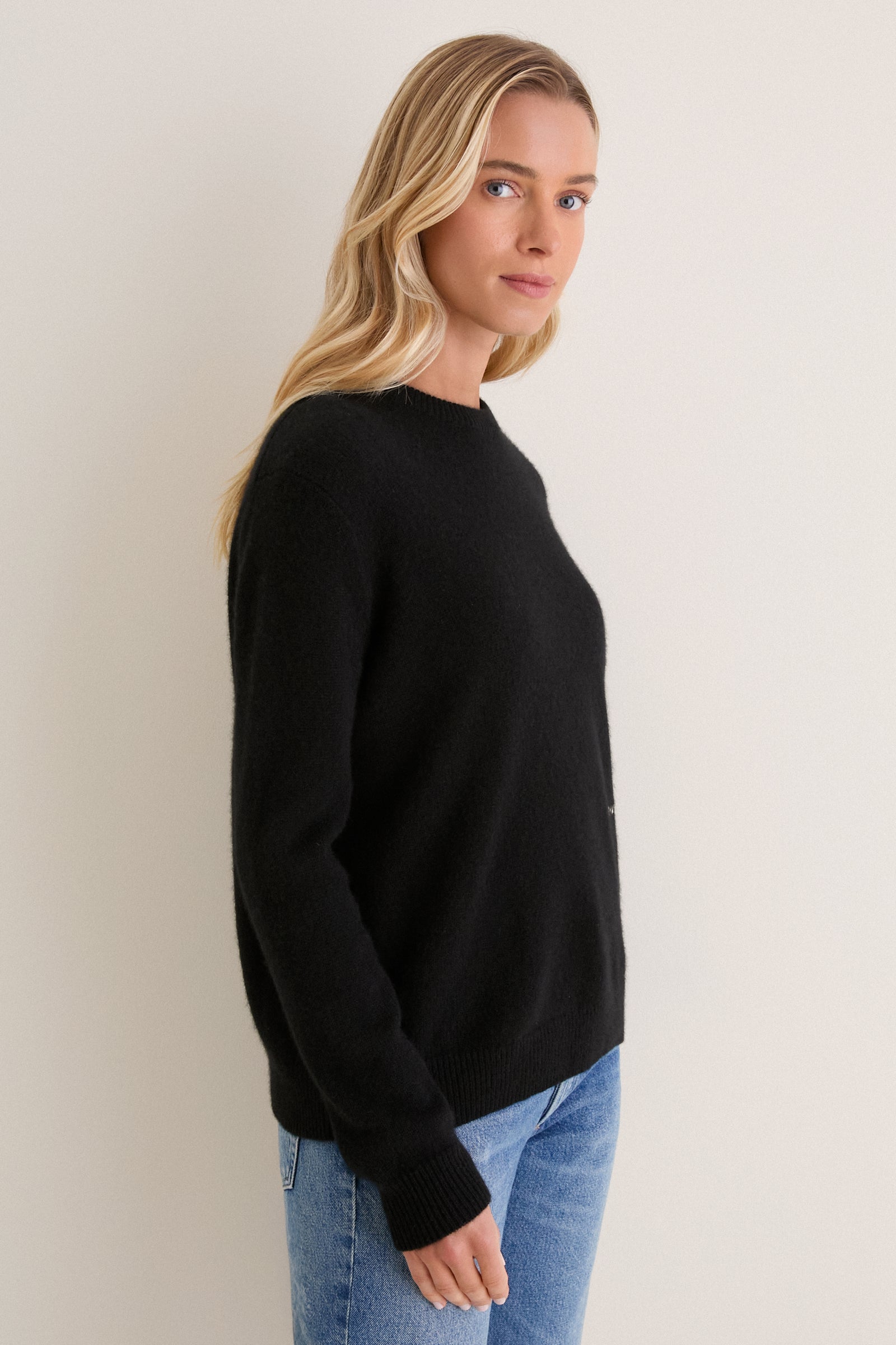 Black Cashmere Boyfriend Bodie Crewneck