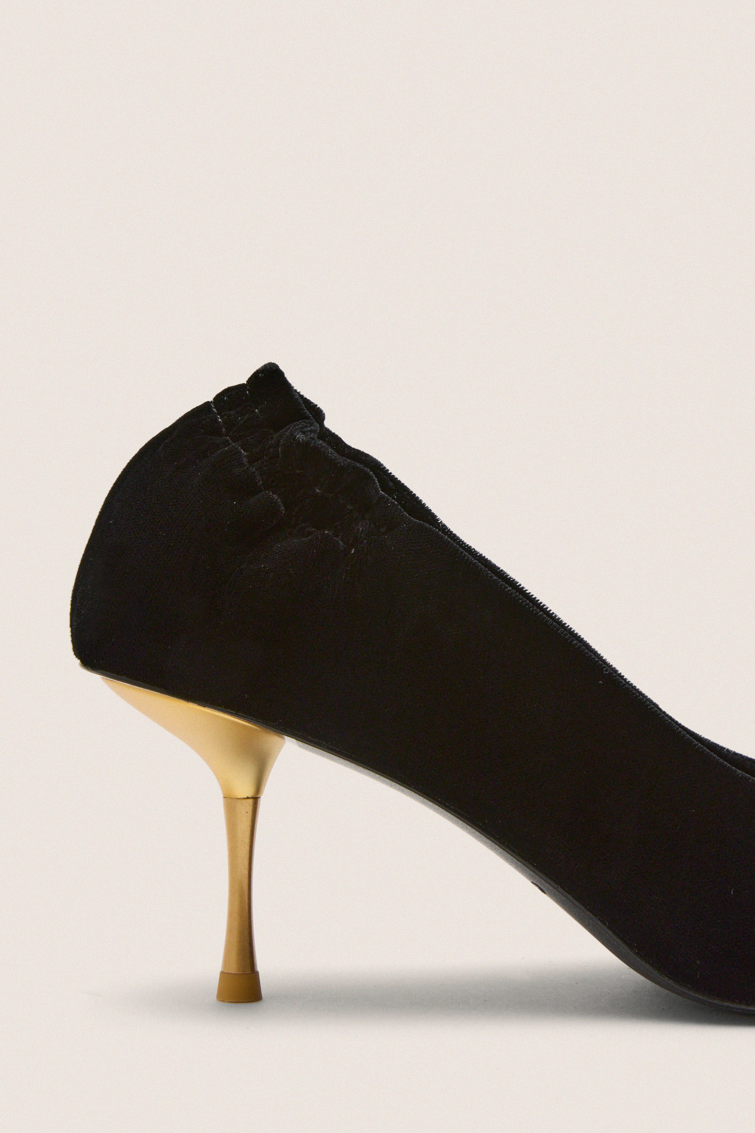Black Valentina Pump