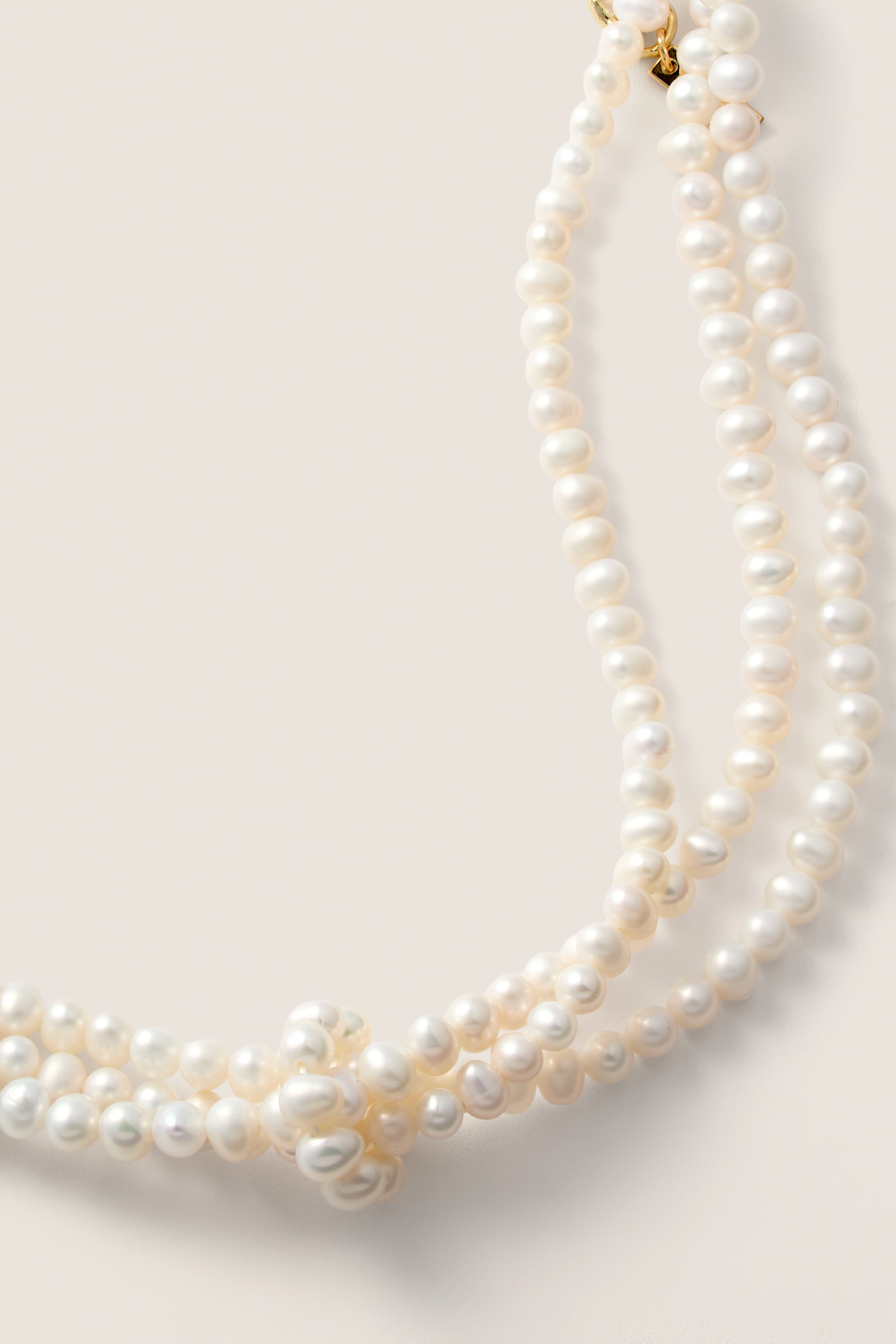 White Freshwater Pearl Dalia Necklace | eliou