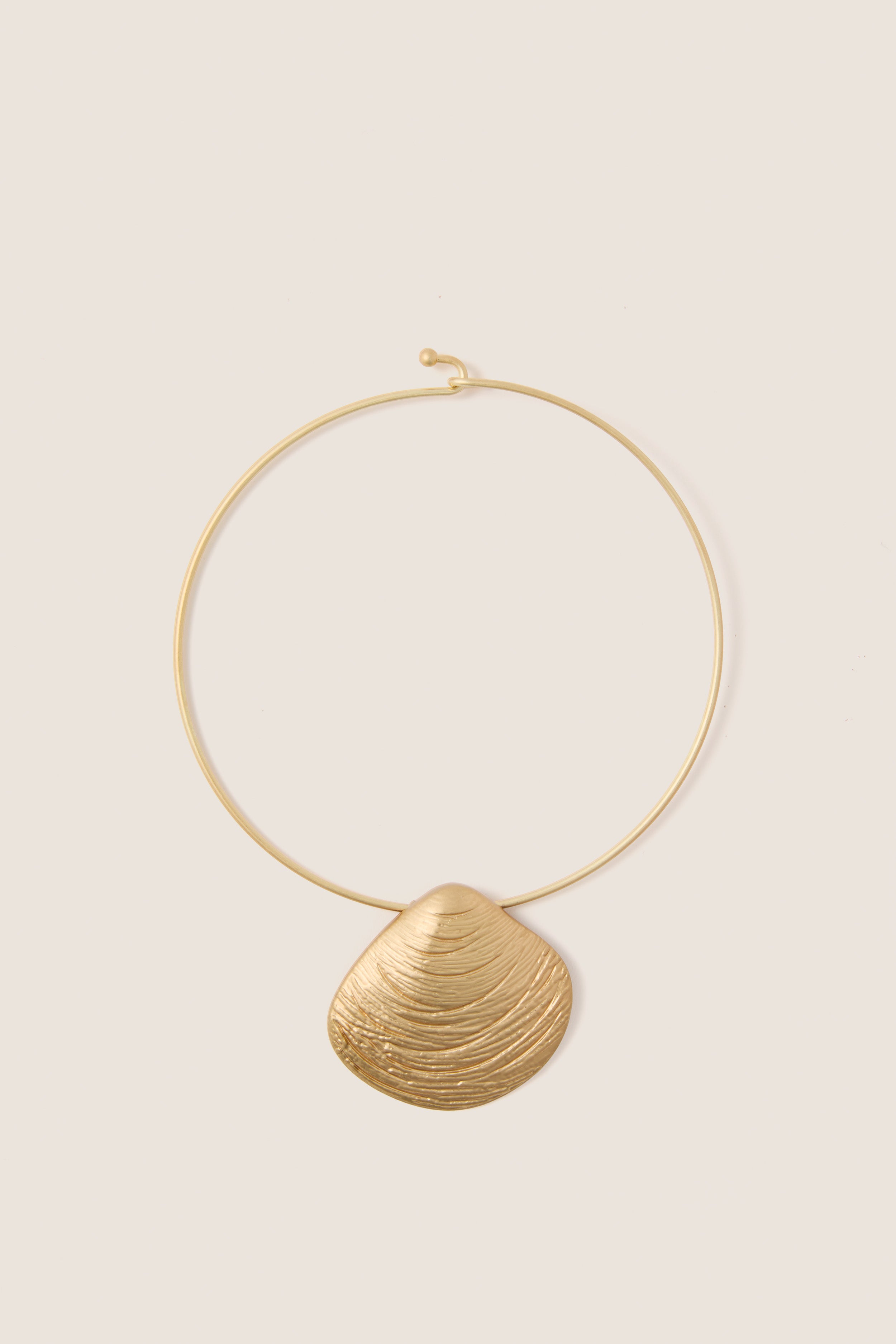 Gold Clam Shell Lillian Necklace