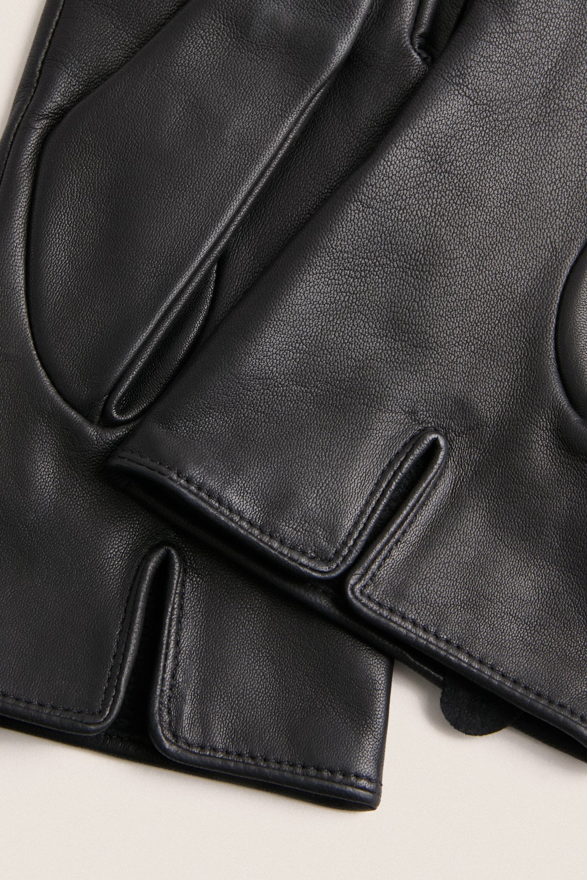 Black Short Leather Gloves