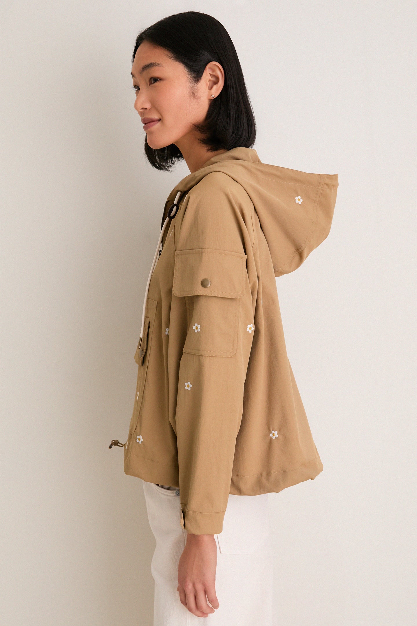 Khaki with Daisy Embroidery Cropped Trailhead Pullover