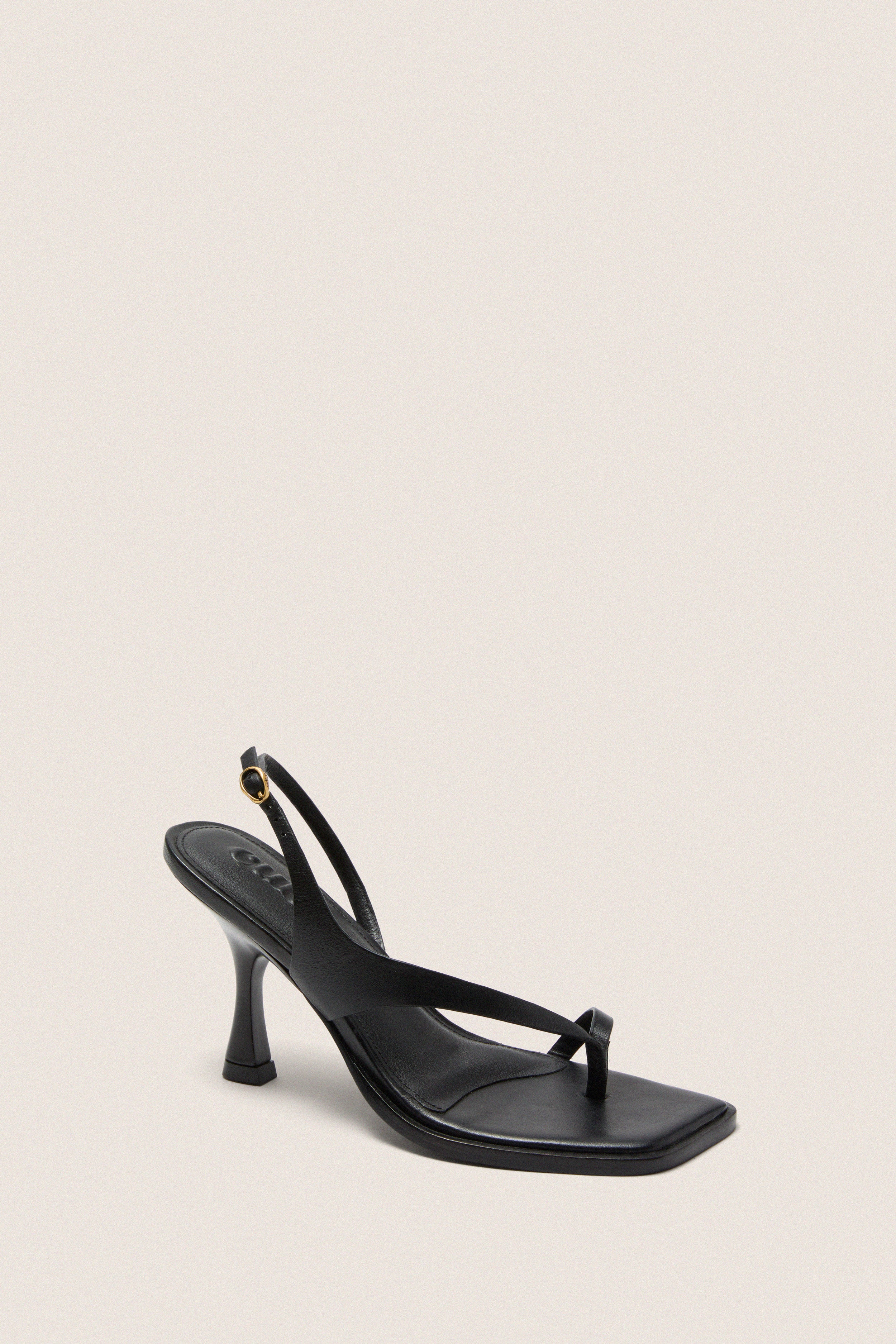 Black Paxton Sandals | Cult Gaia