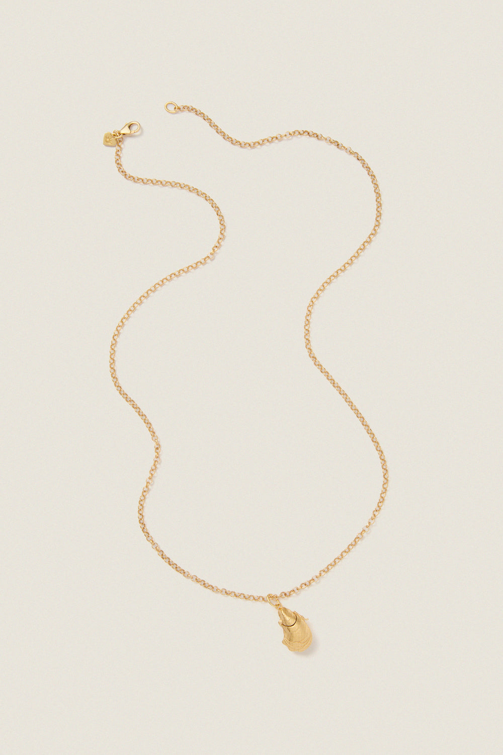Gold Oyster Vesta Case 26" Necklace
