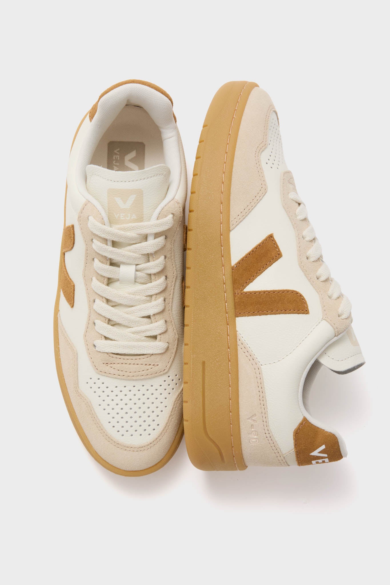 Pure Camel Almond Natural V-90 Sneakers White | VEJA