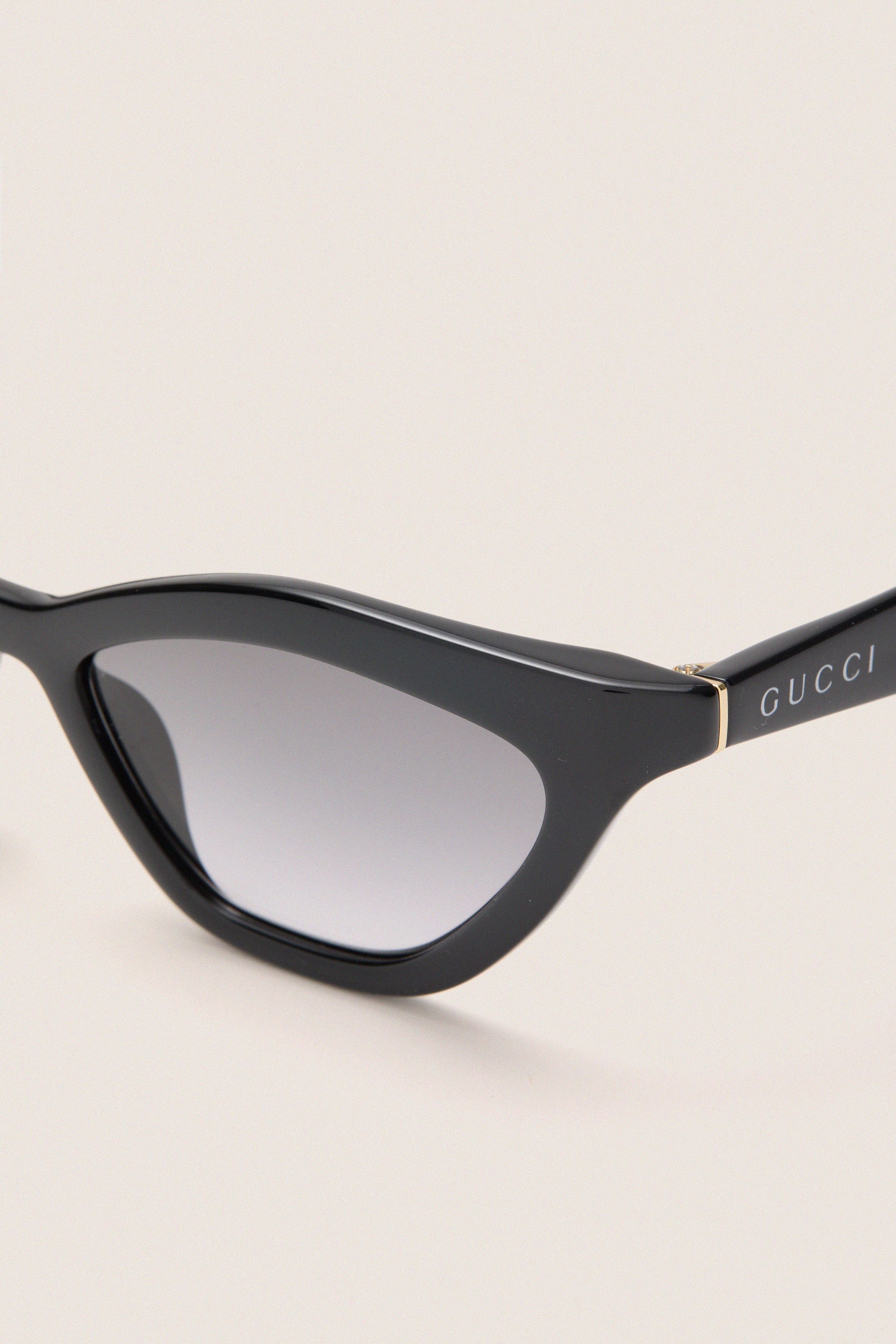 Shiny Black Cat-Eye Mods Sunglasses | Gucci