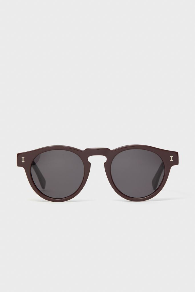 Bordeaux Leonard Sunglasses showcase classic round lenses with a high-end dark brown frame, offering an effortless and fun style for a confident, fashion-forward look.