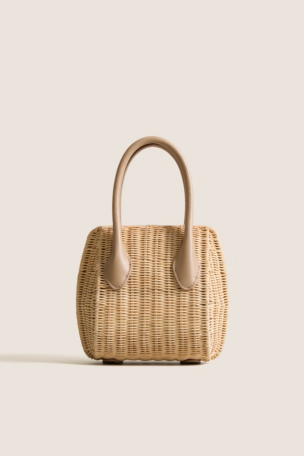 Natural Wicker Wave Top Handle Bag