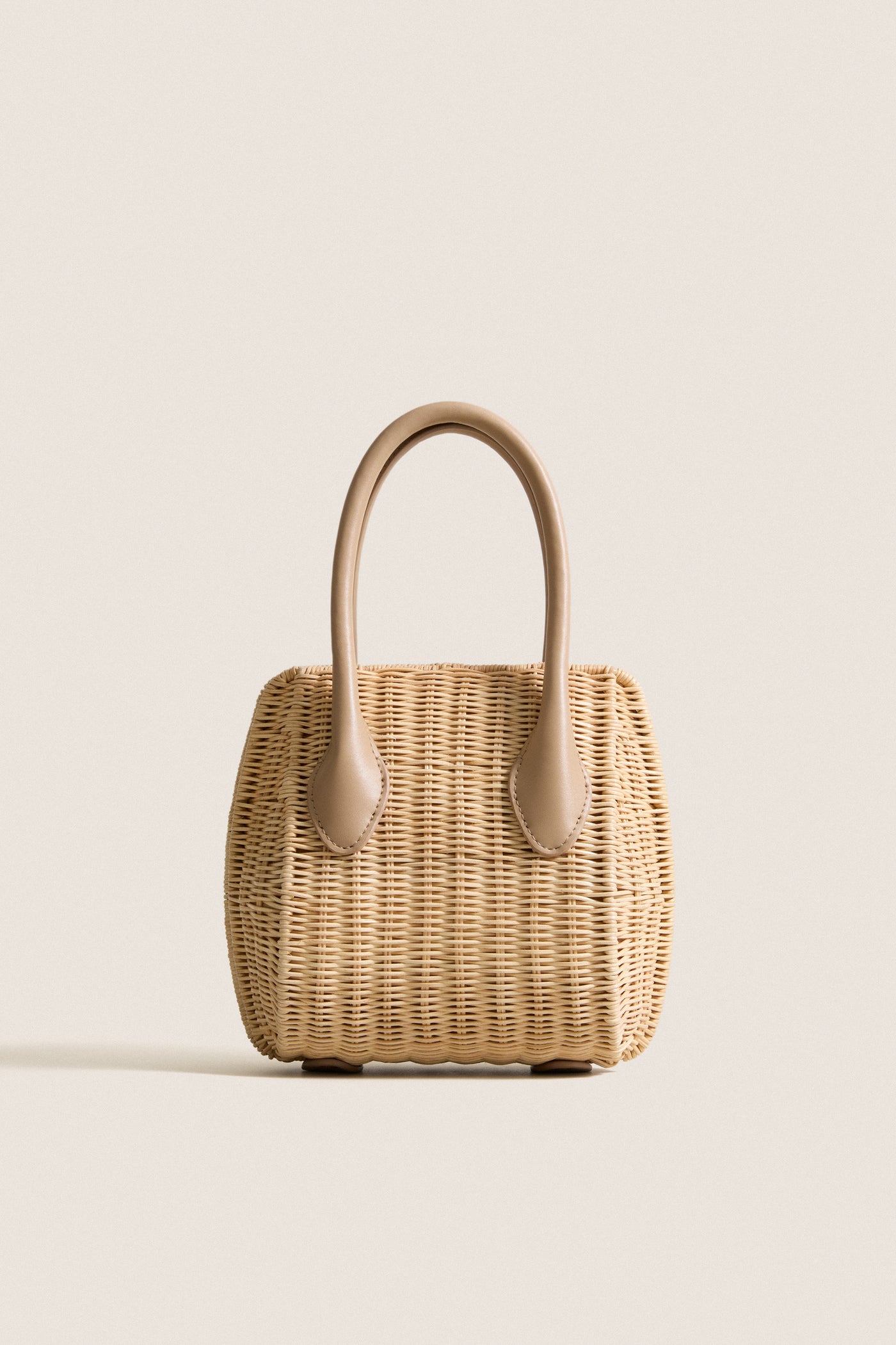 Natural Wicker Wave Top Handle Bag