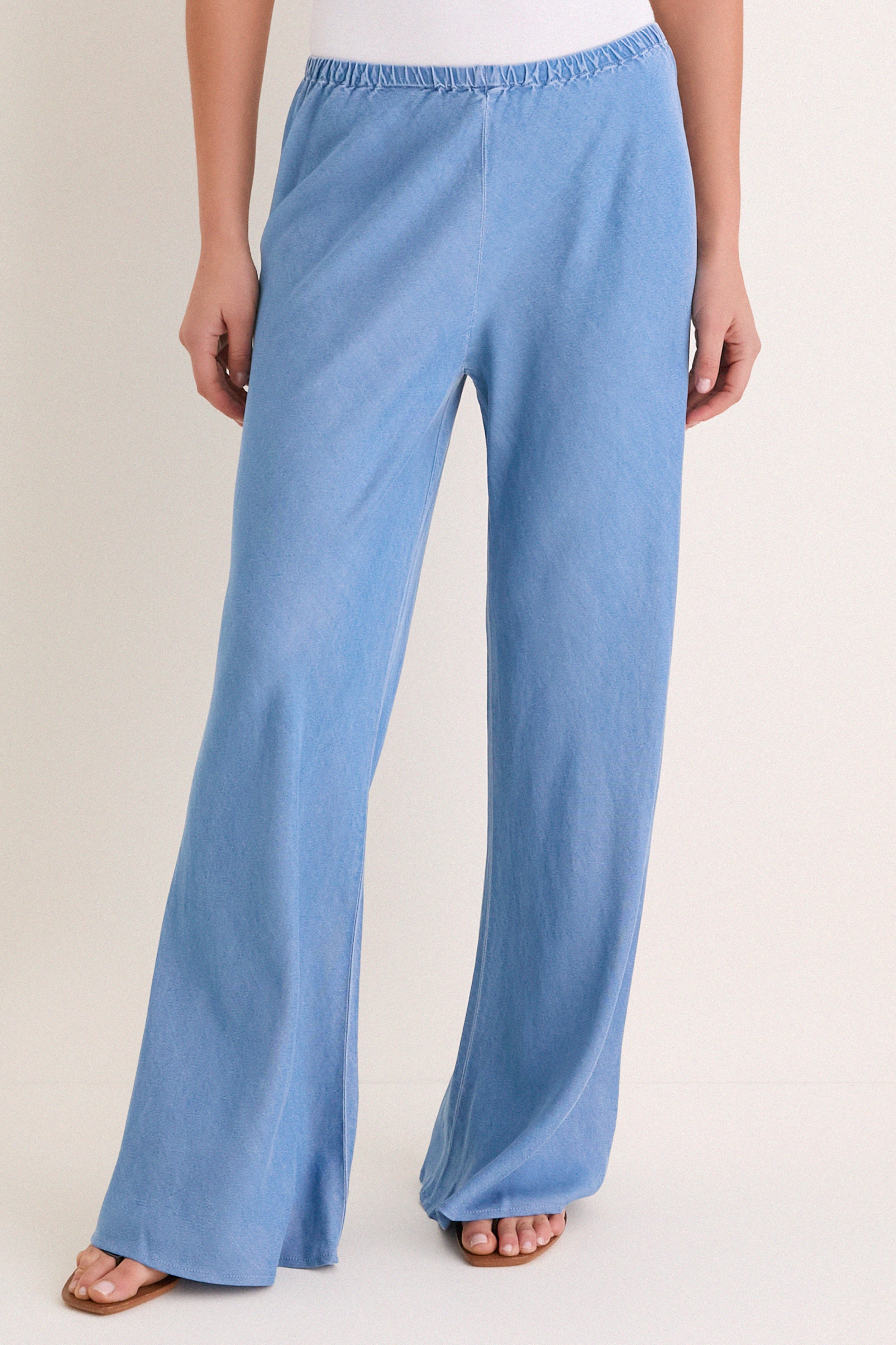 マーメイドシャンパパールブルーグライド Chambray Garment Dyed Colby Pant | La Ligne