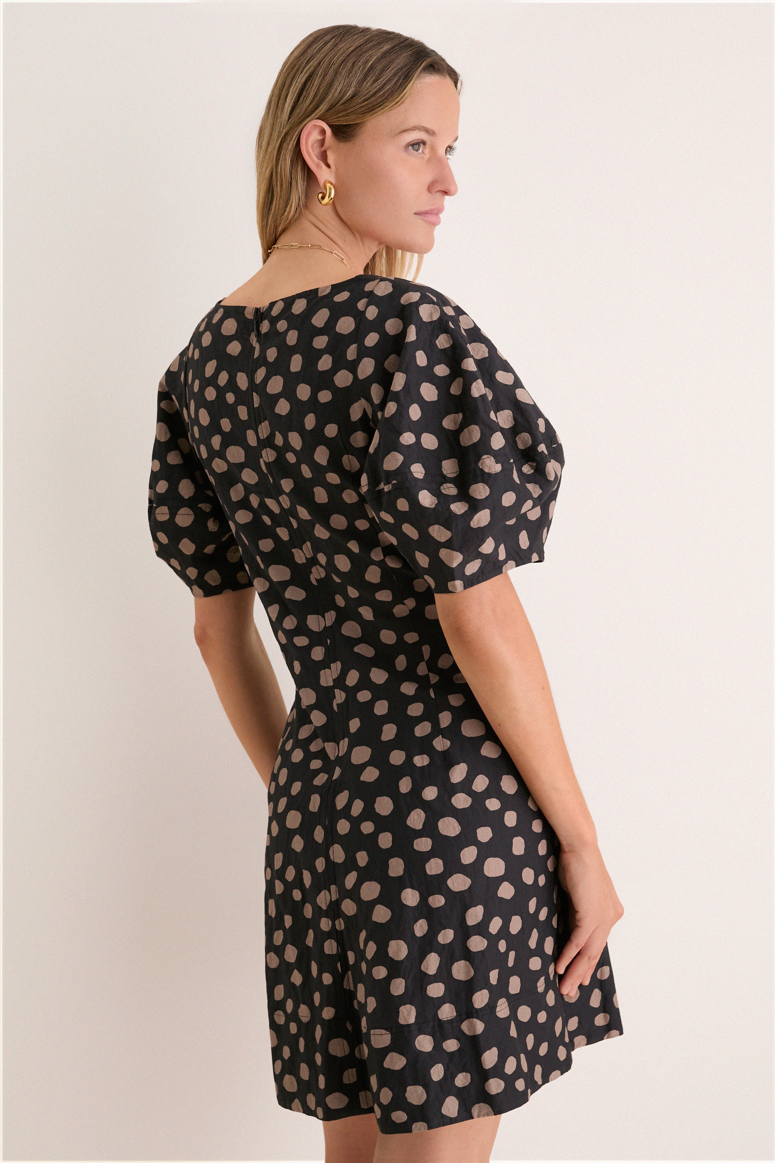 Yayoi Black and Camel Anni Scoop Mini