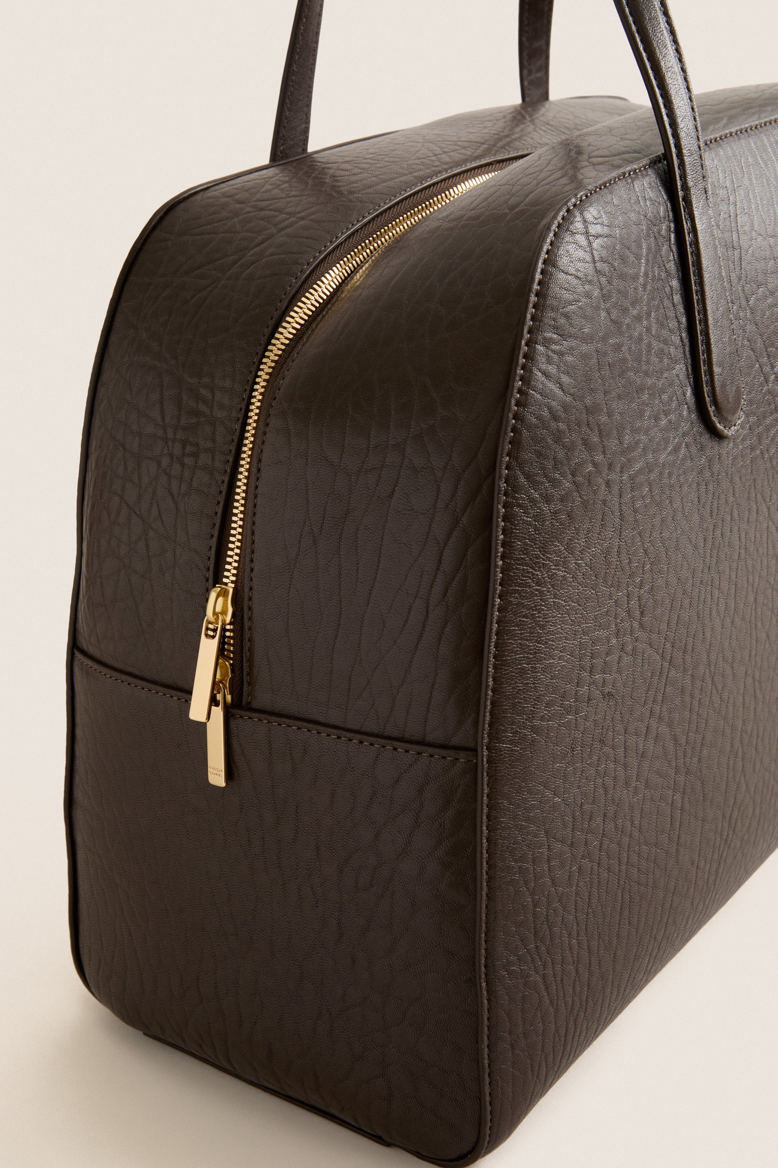 Ebony Helios Travel Bag