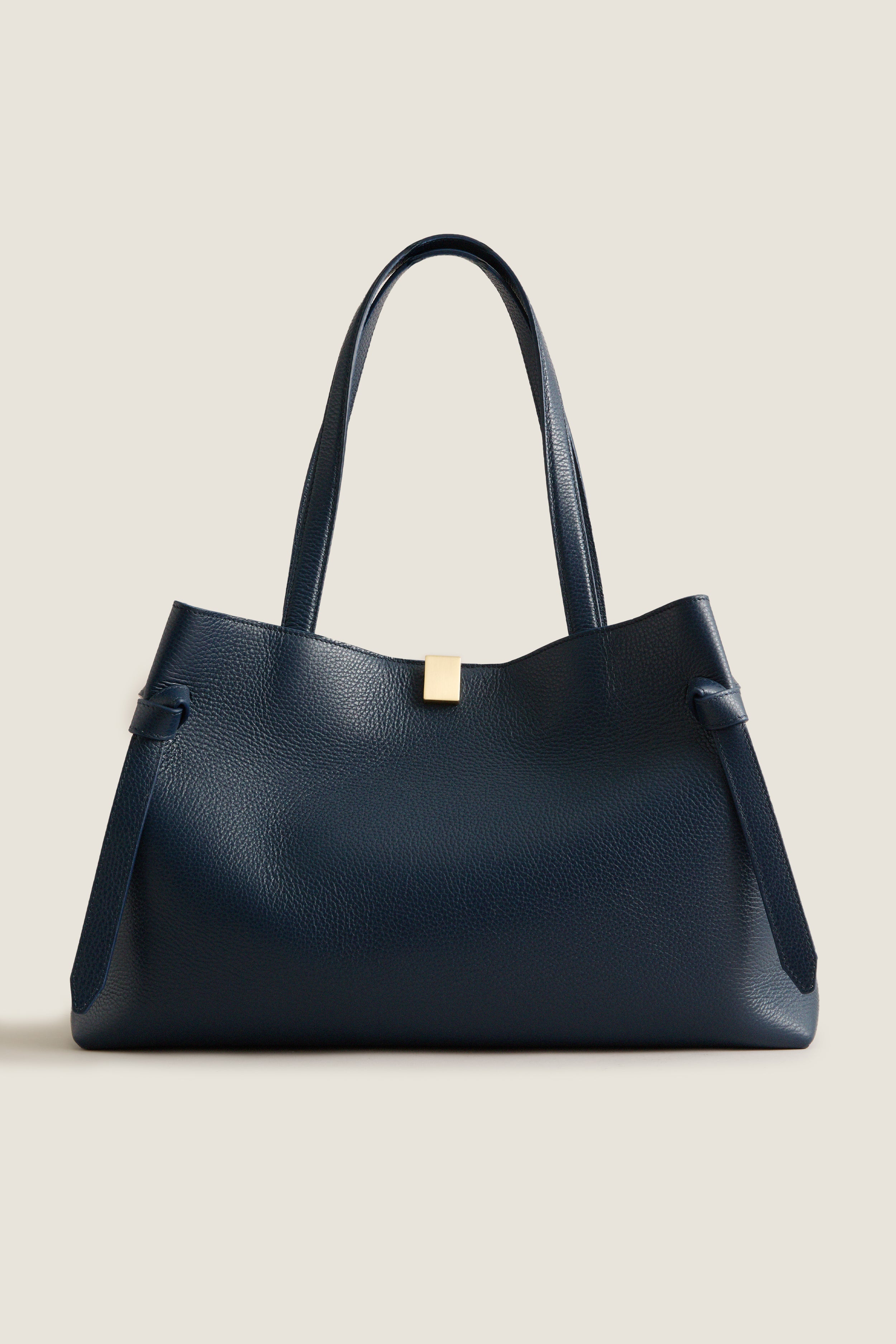 Midnight Pebble Grain Leather Gyoza Tote | Yuzefi