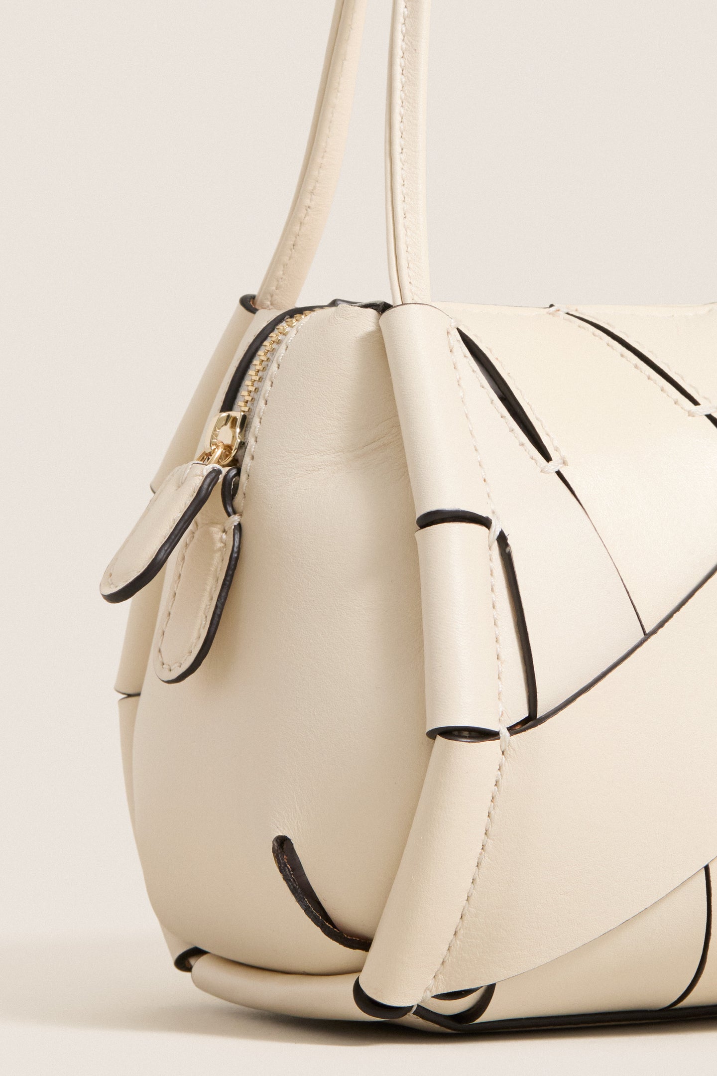 Cowrie Charlotte Camera Bag