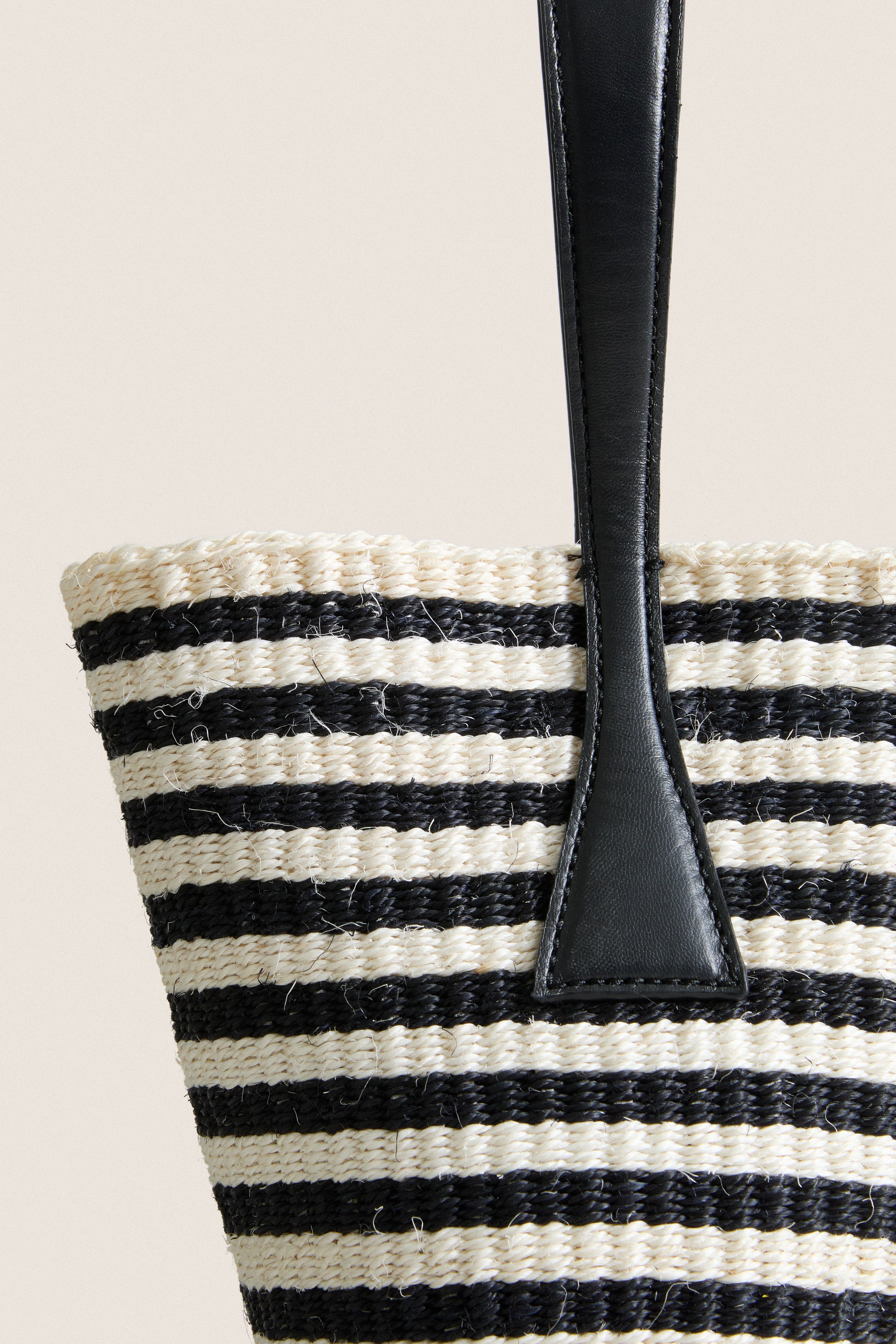 Black Sisal Single Handle Basket