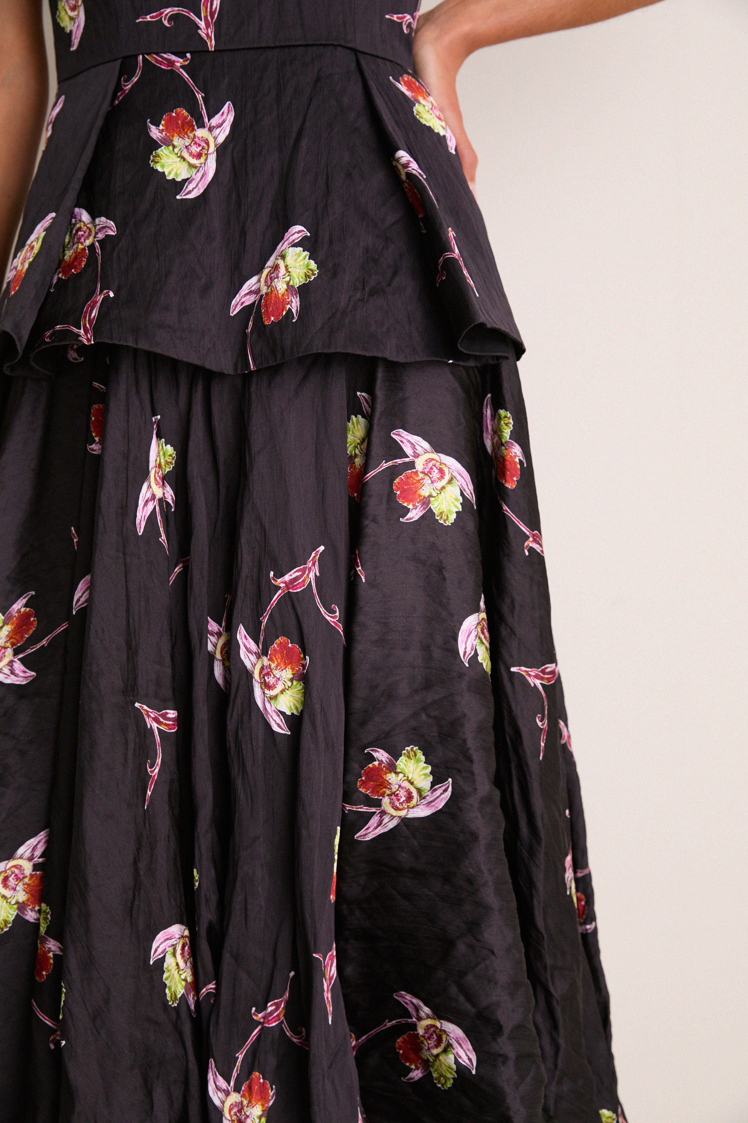 Black Lily Nera Skirt