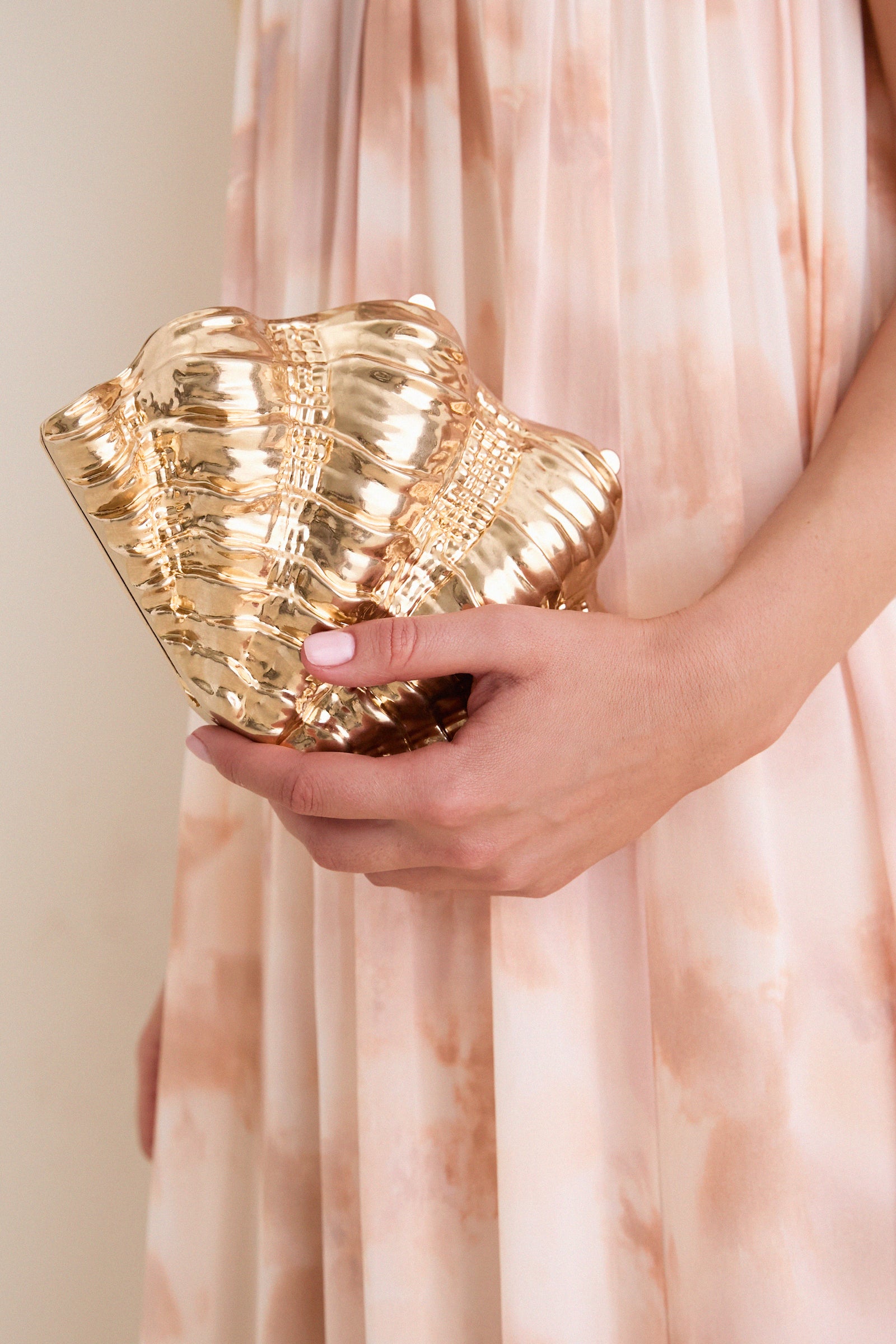 Gold Venus Shell Clutch
