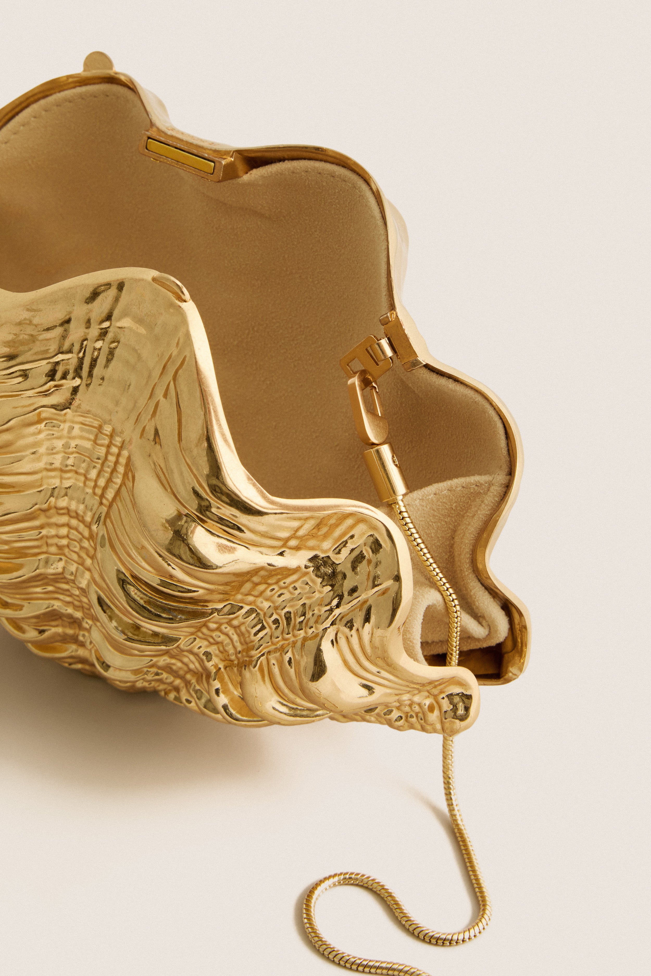 Gold Venus Shell Clutch