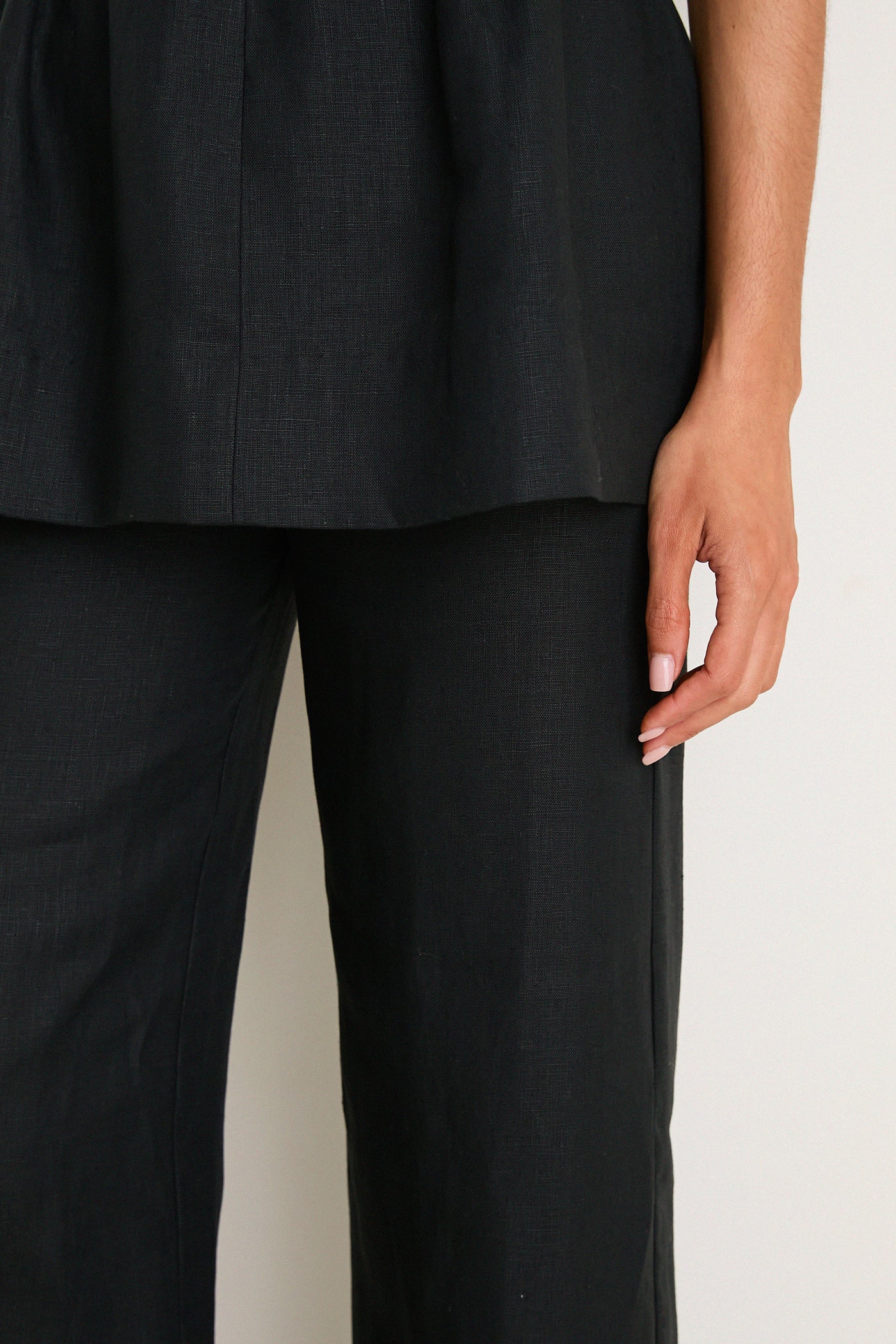 Black Syna Pants