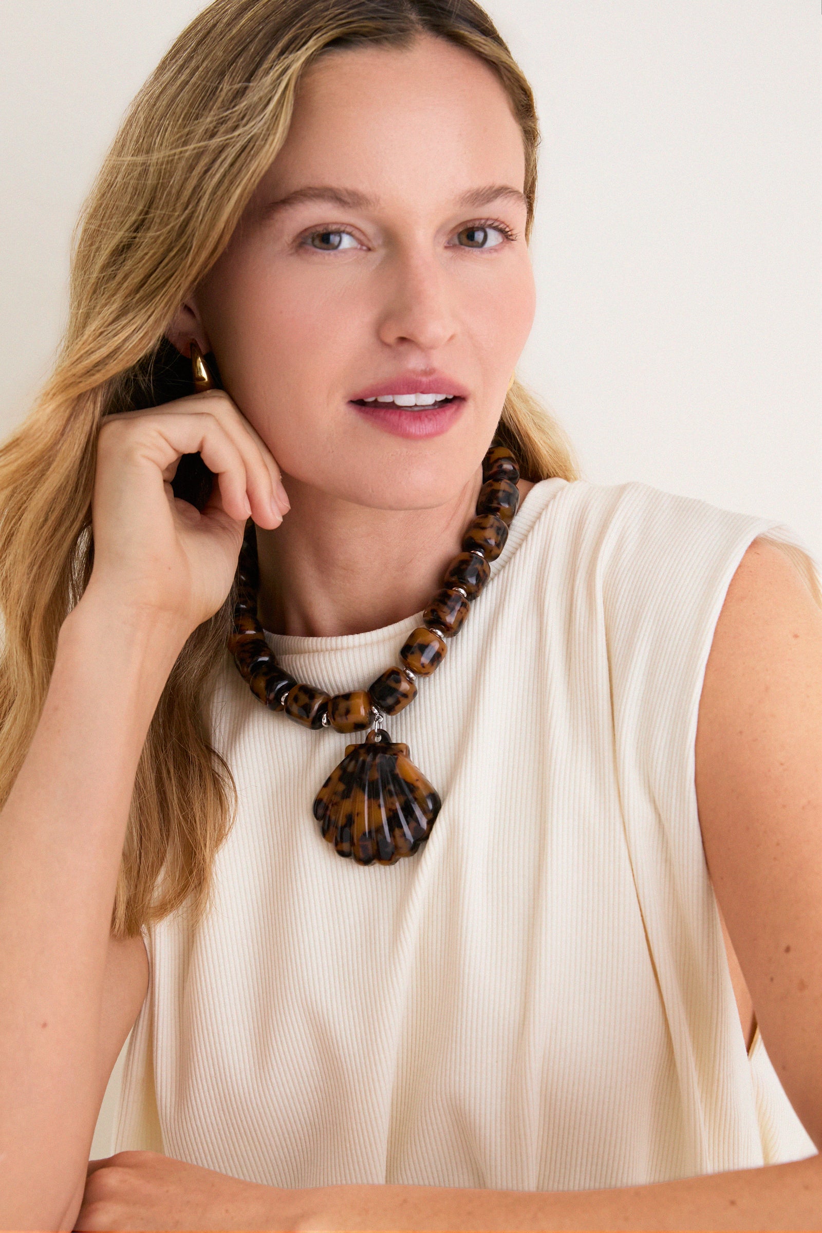 Brown Asty Necklace