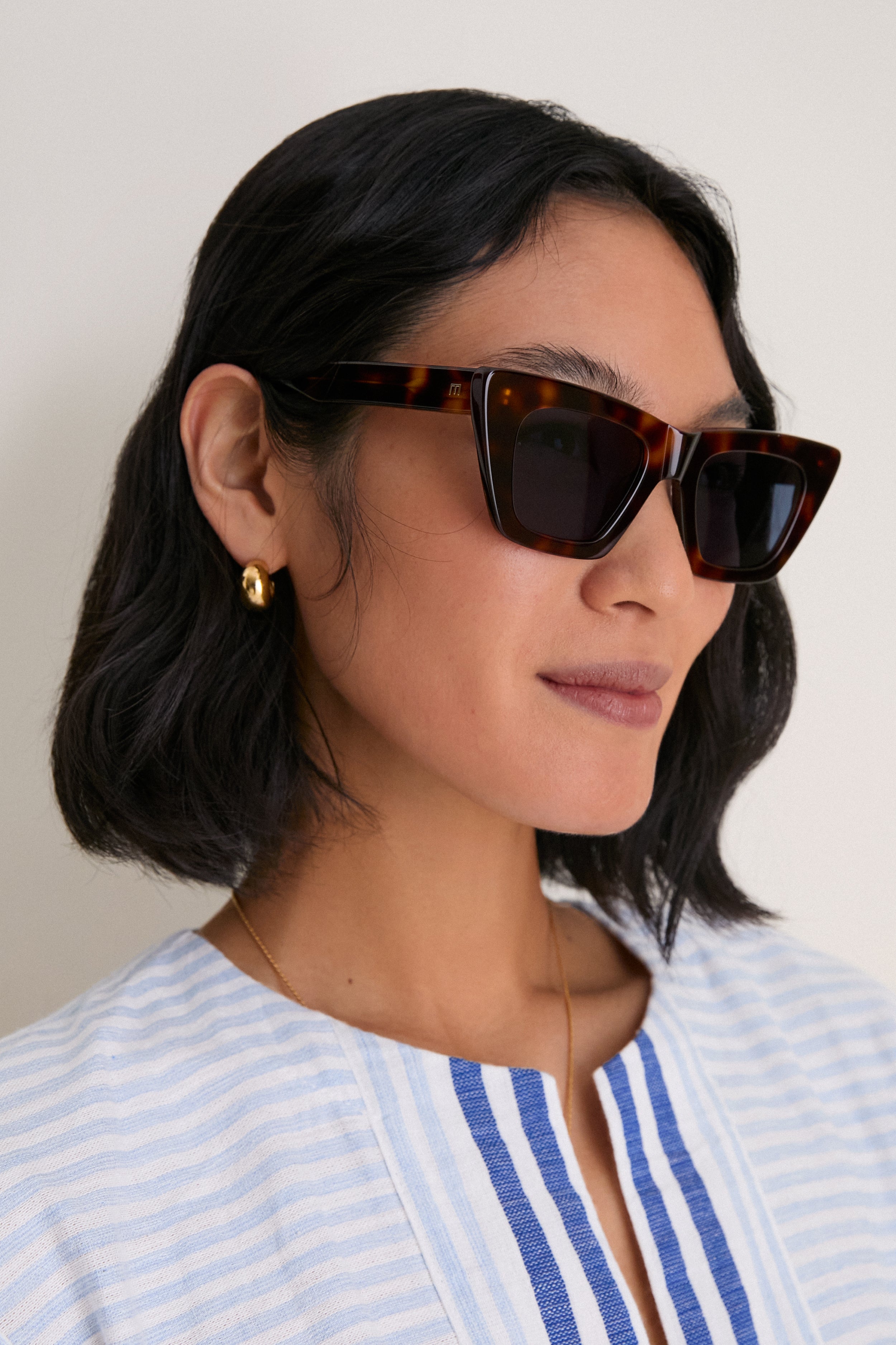 ライコーオーフラッシュネスPSA8 Brown Tortoise Dark Blue Lens Lori Sunglasses | Elisa Johnson