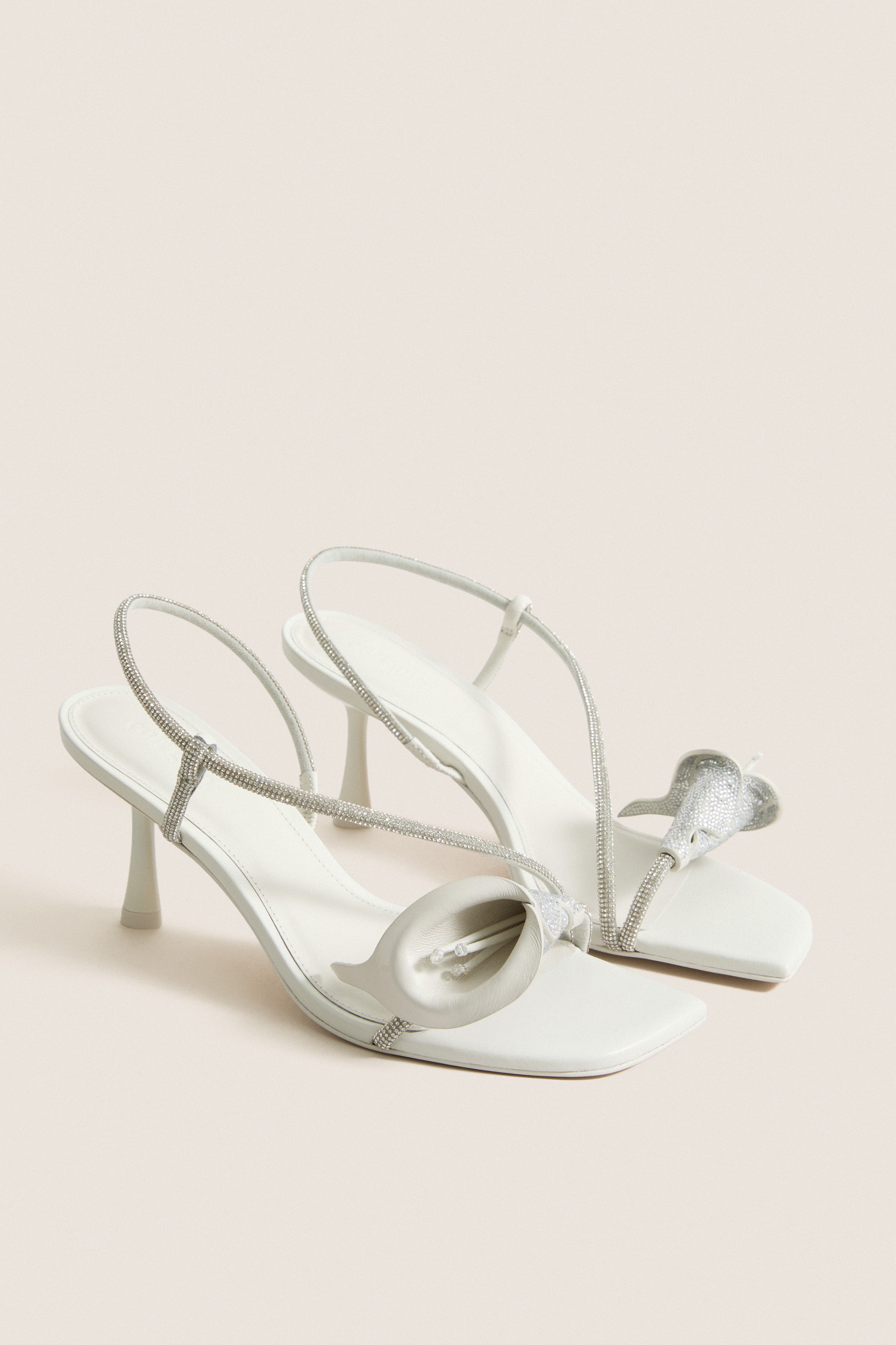 カイヤナイト19500 Antique White Rayna Mid Heel | Cult Gaia