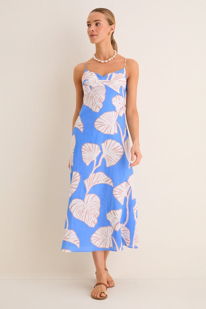 lavisha midi dress in antique blue and ivory floral Motel Floral Print Midi Dress