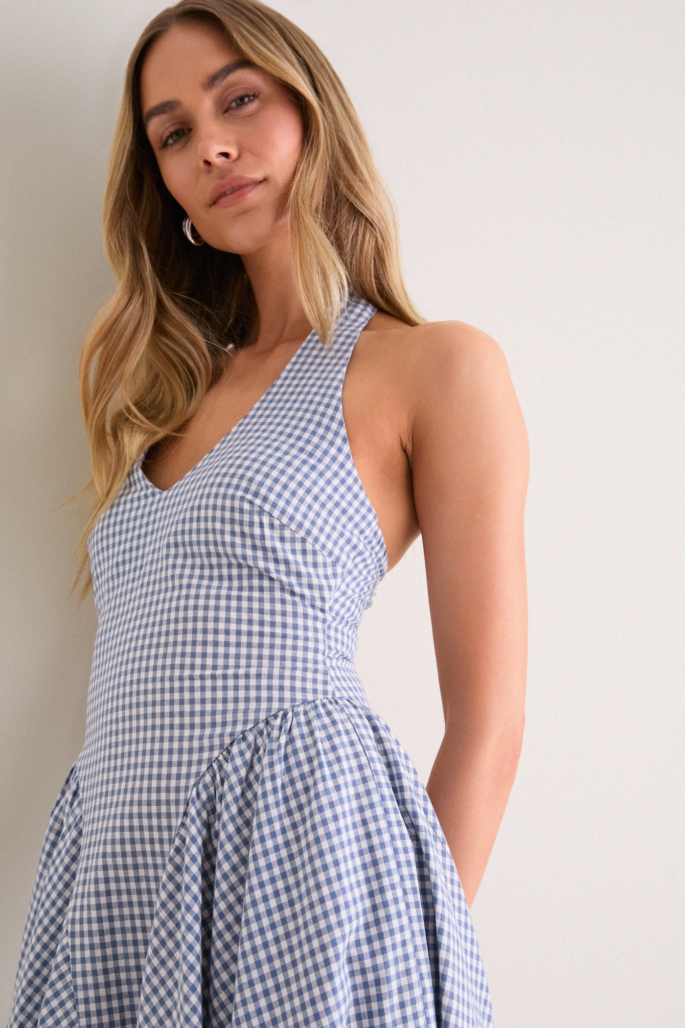 short halter top bridesmaid dresses Short Knee Length Halter Neck Bridesmaid Dress with Ribbon – DUNTERY UK