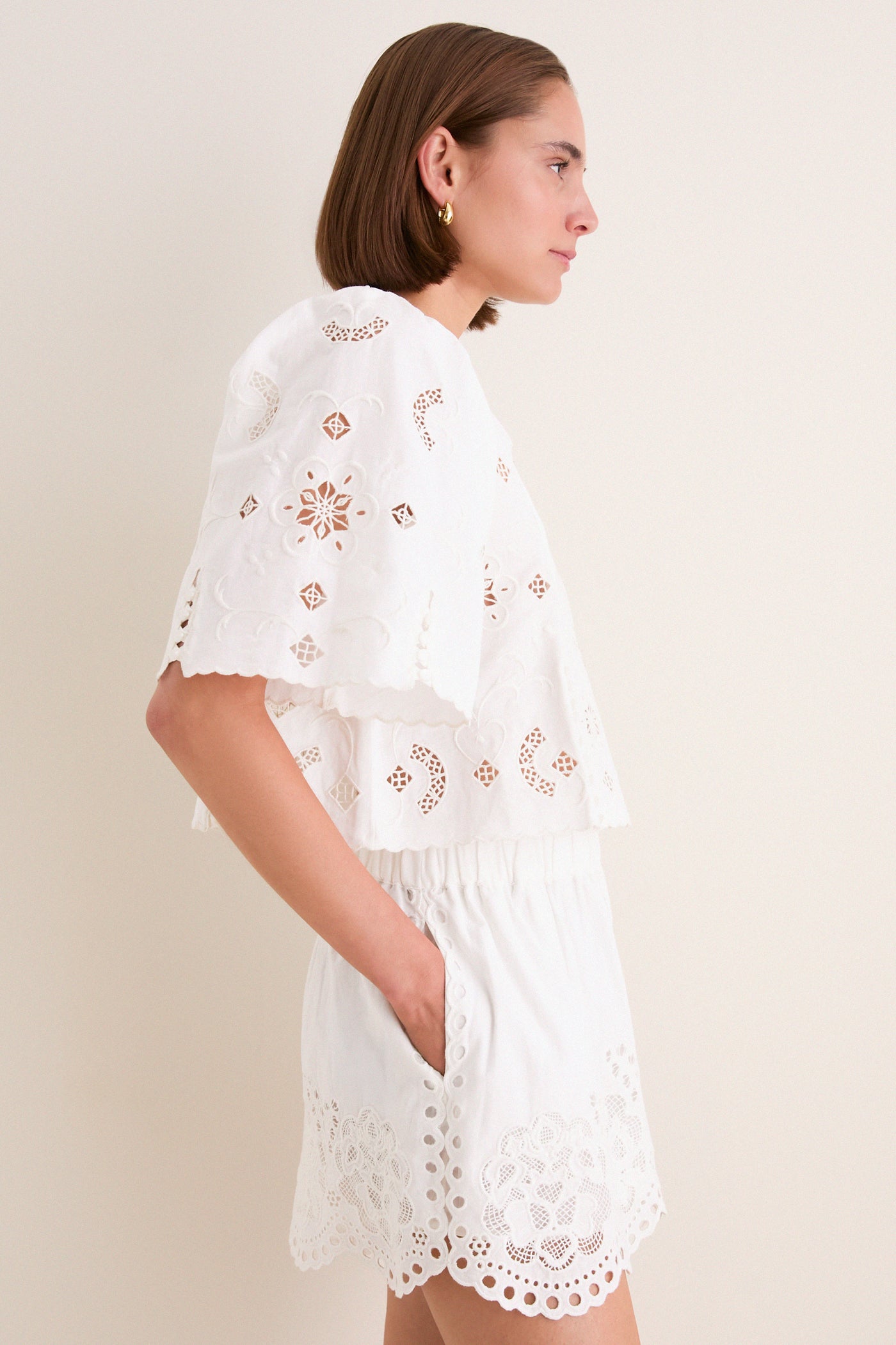 White Gardener Embroidery Short Sleeve Top