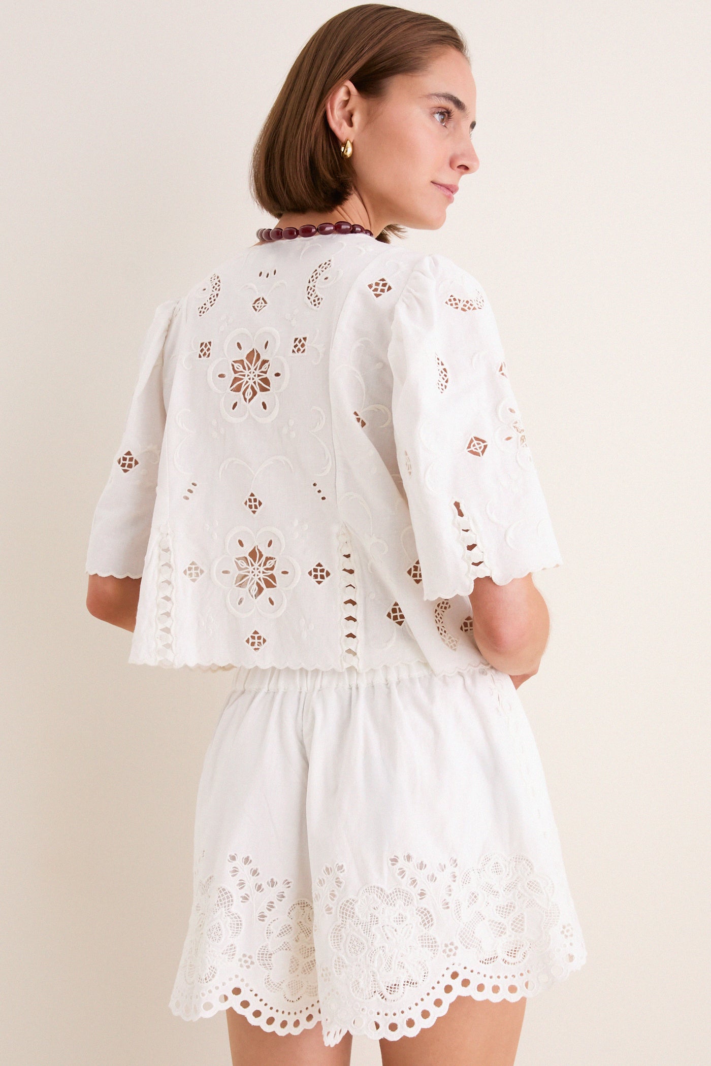 White Gardener Embroidery Short Sleeve Top