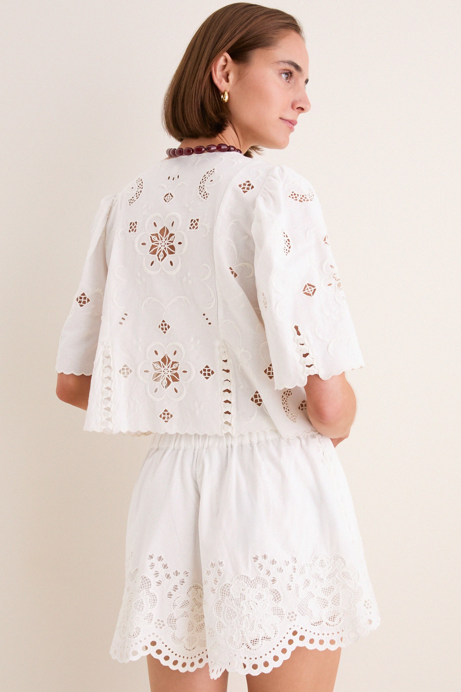 White Gardener Embroidery Short Sleeve Top