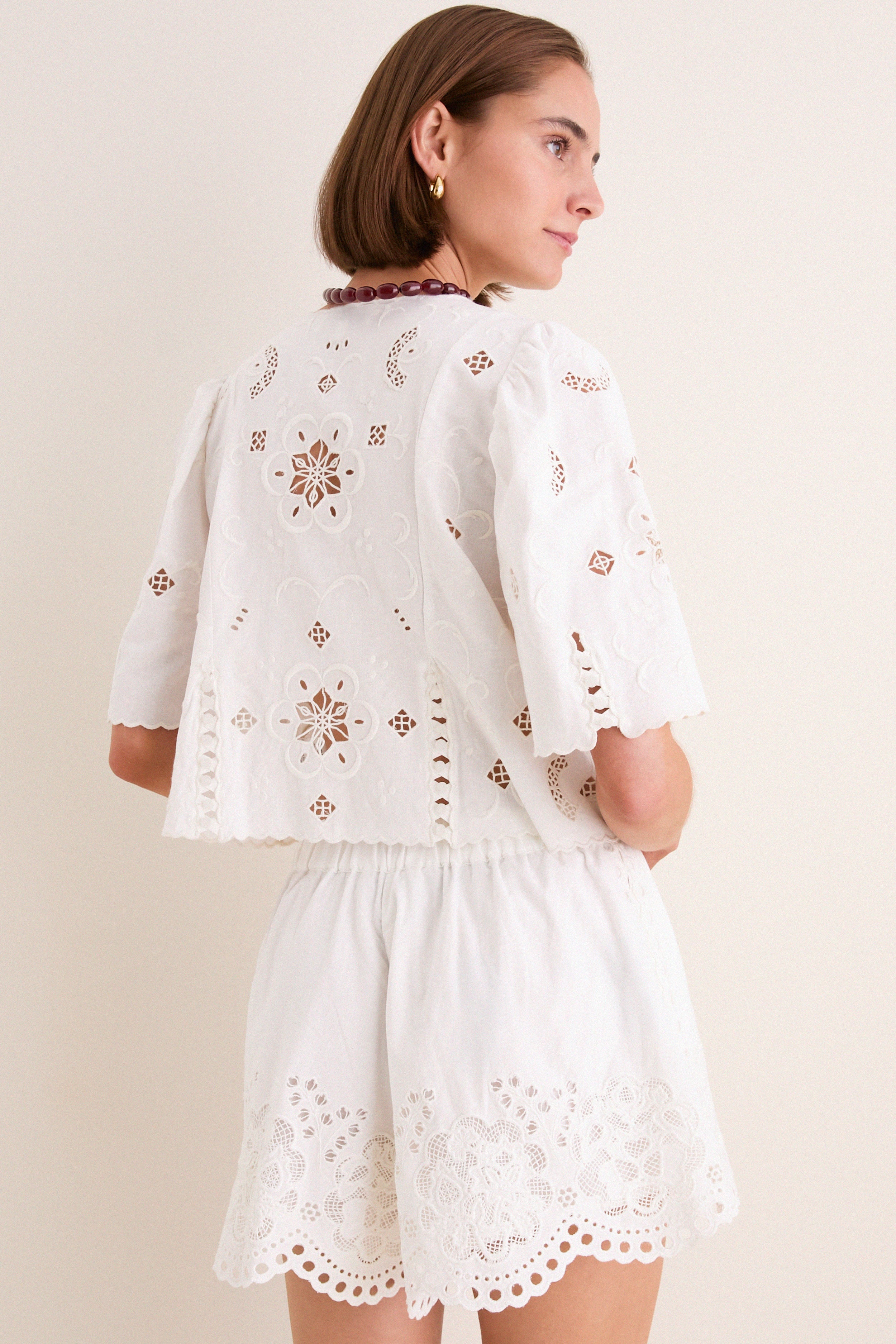 White Gardener Embroidery Short Sleeve Top