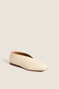 Jasmine Square Soft V Flats