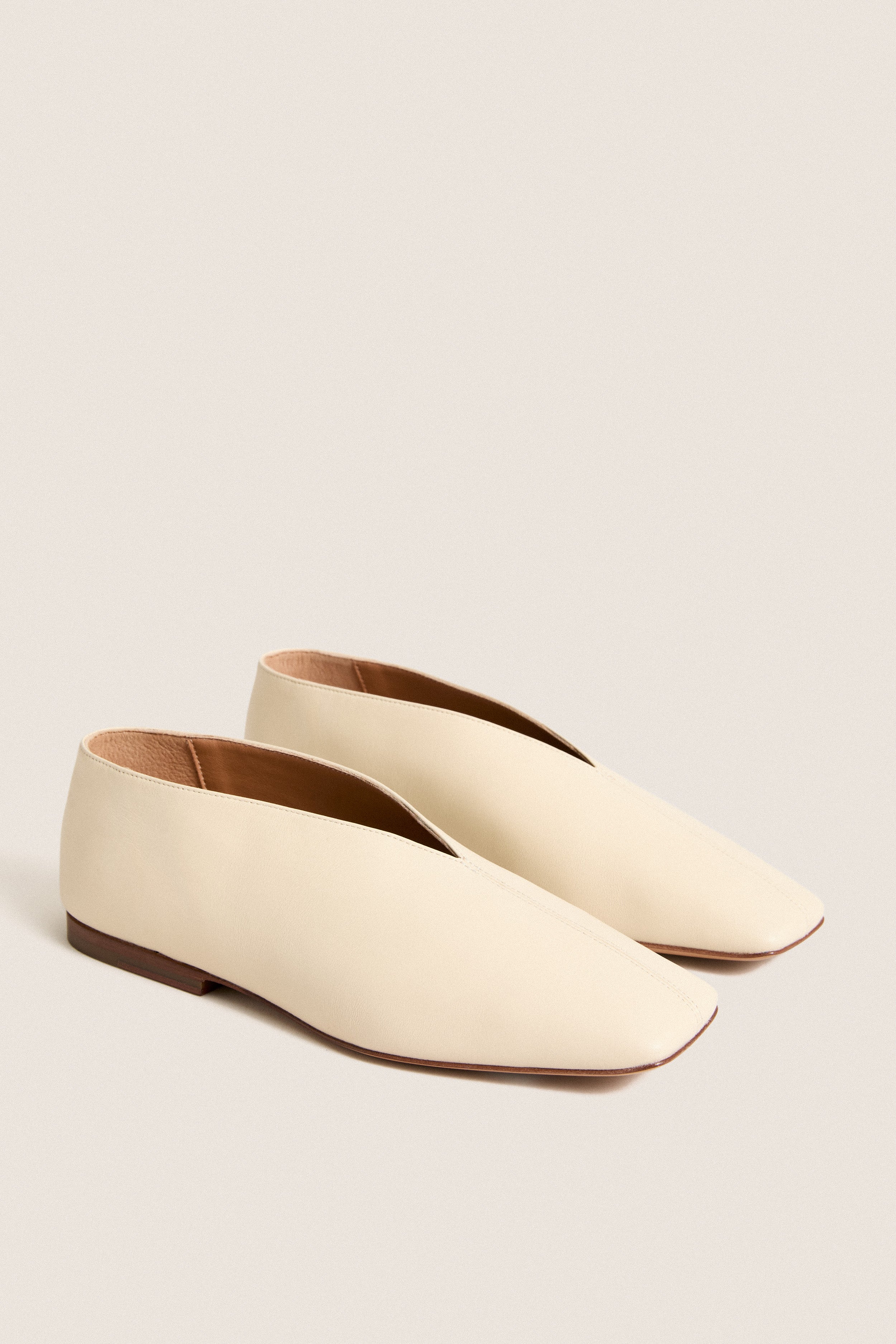 Jasmine Square Soft V Flats | Mansur Gavriel