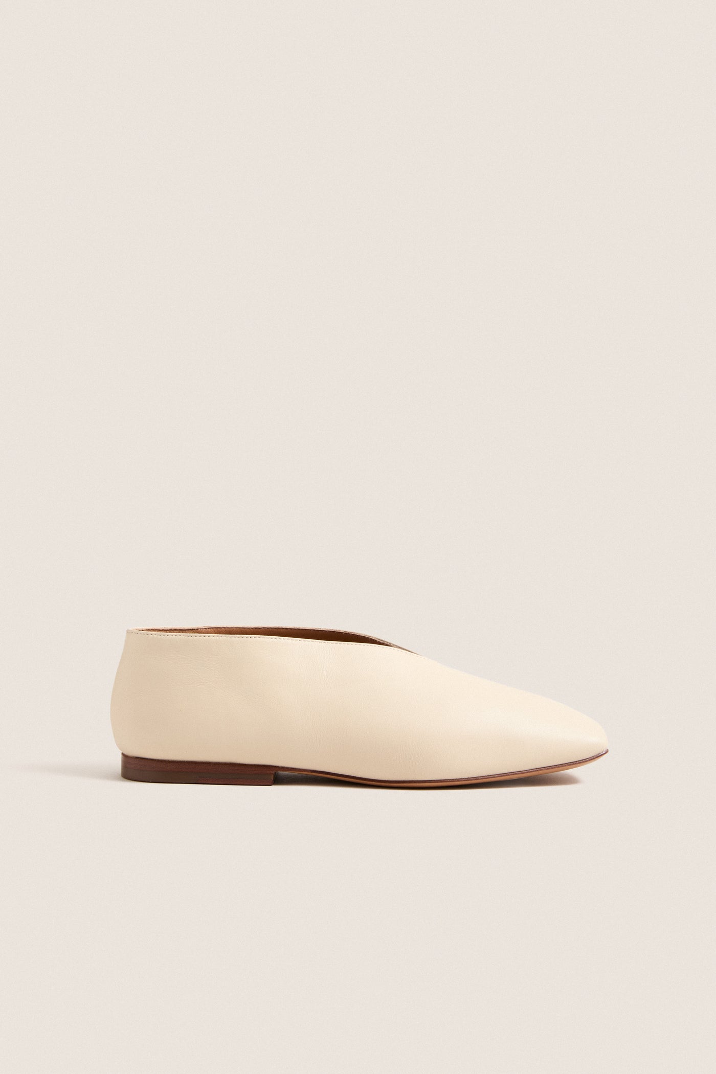 Jasmine Square Soft V Flats