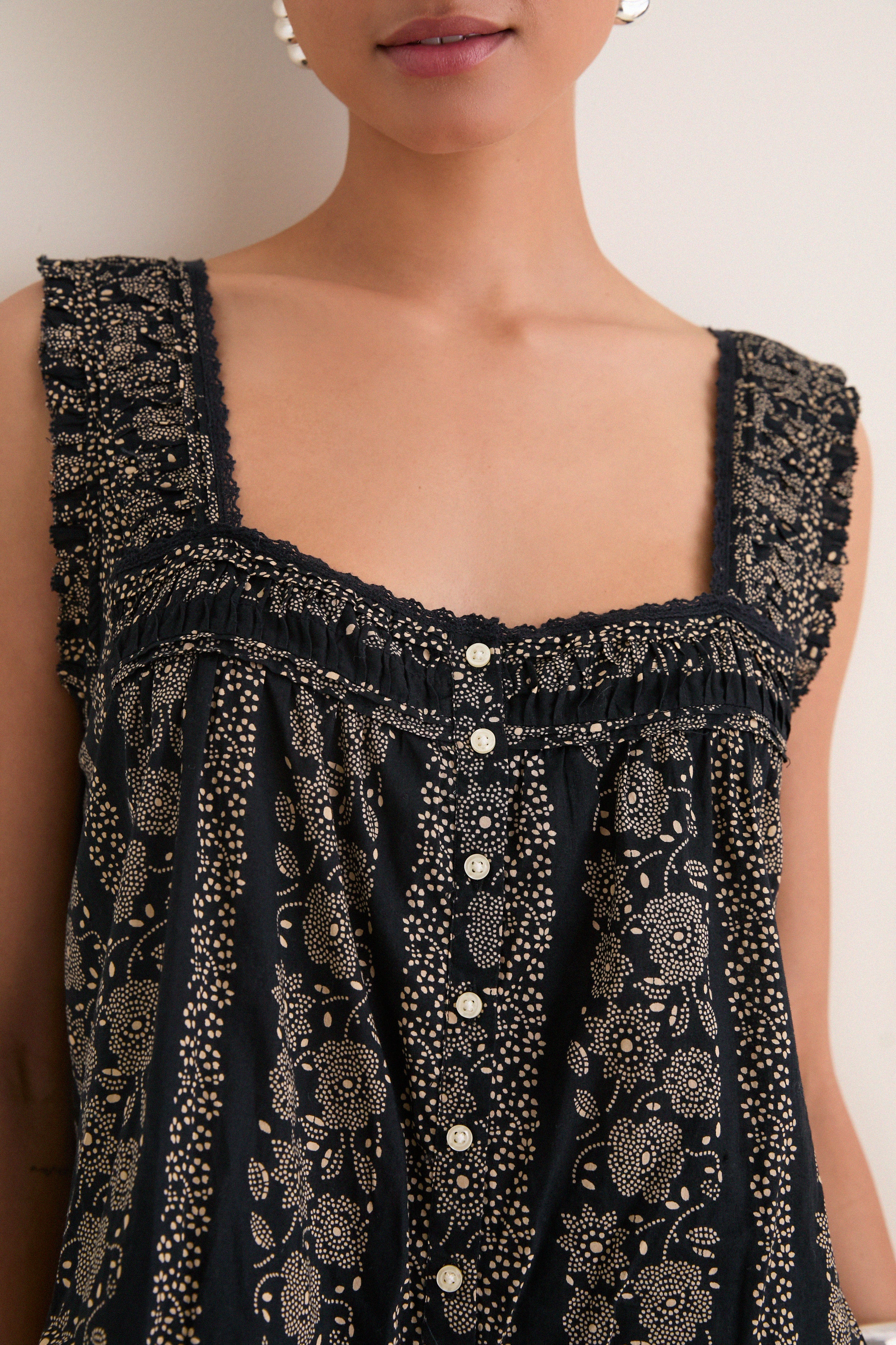 Black and Cream Token Floral Victorian Pleat Tank | THE GREAT.