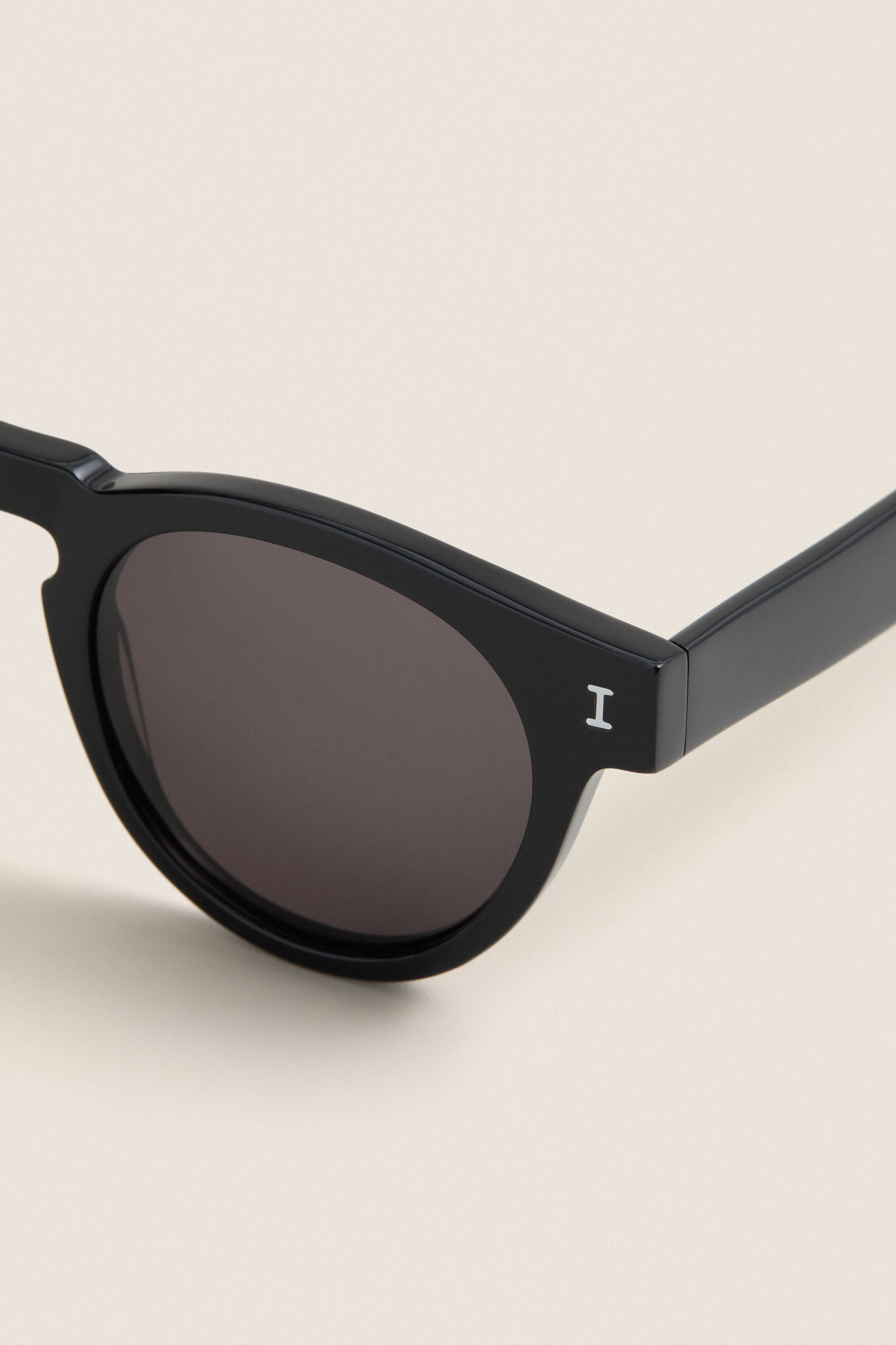 Black Leonard Sunglasses | Illesteva