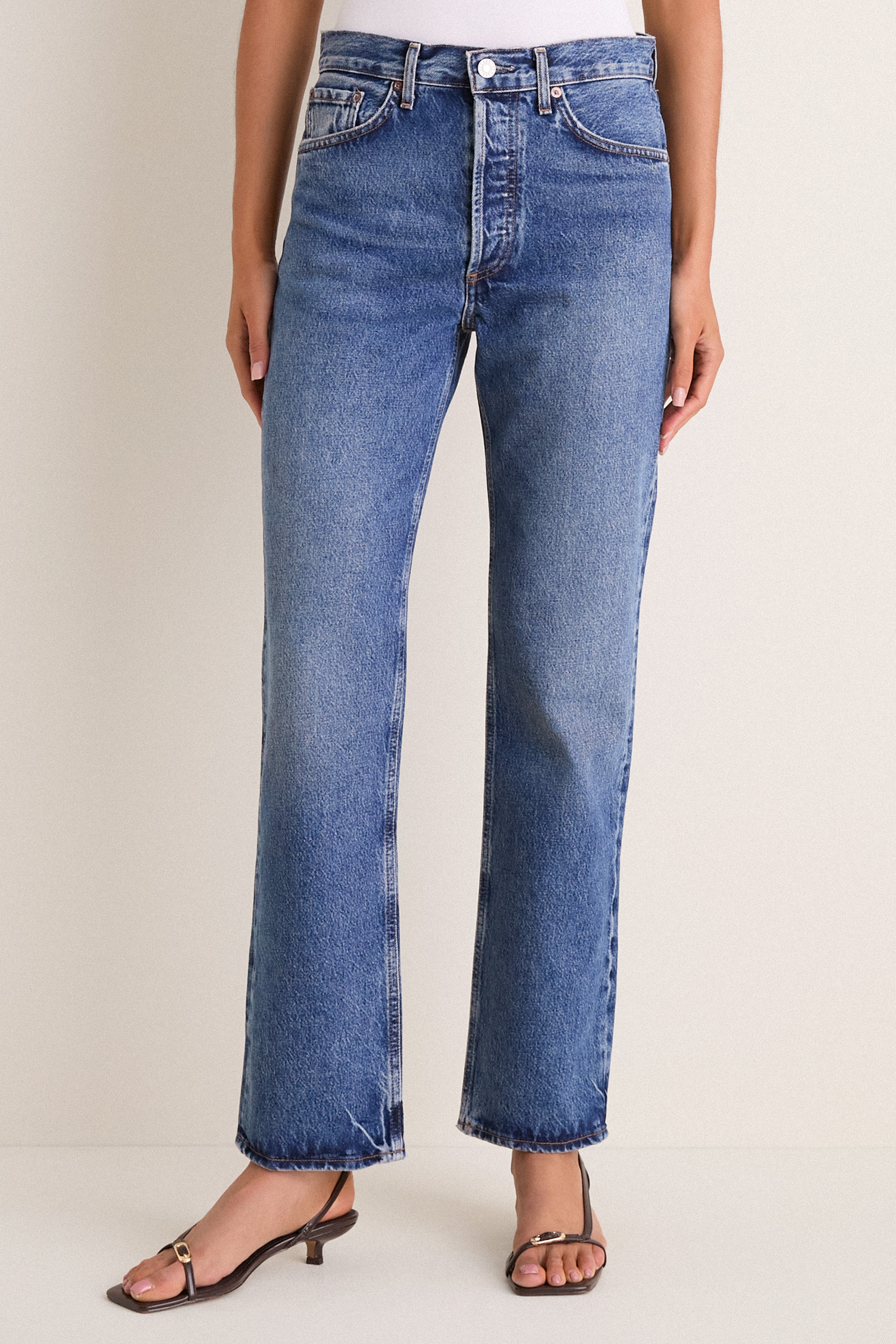 agolde cigarette jean Blue 90's Jeans made with special technologies to create comfortable jeans that are both authentic and sustainable. AGOLDE Lana Liberty 24