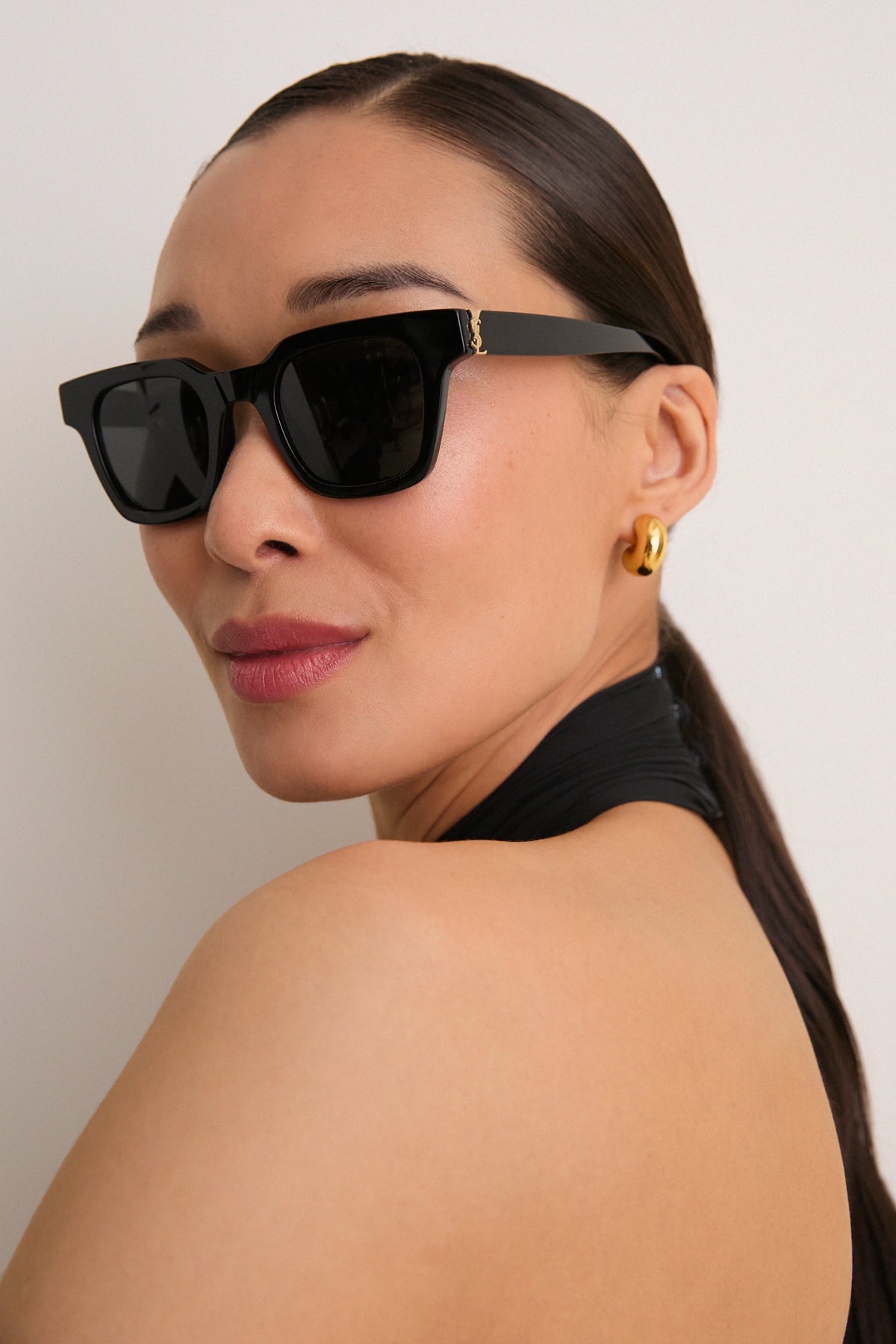 Shiny Solid Black Monogram Hinge M Sunglasses