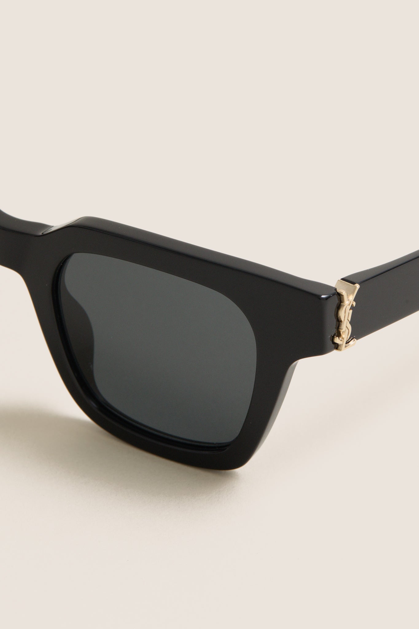 Shiny Solid Black Monogram Hinge M Sunglasses