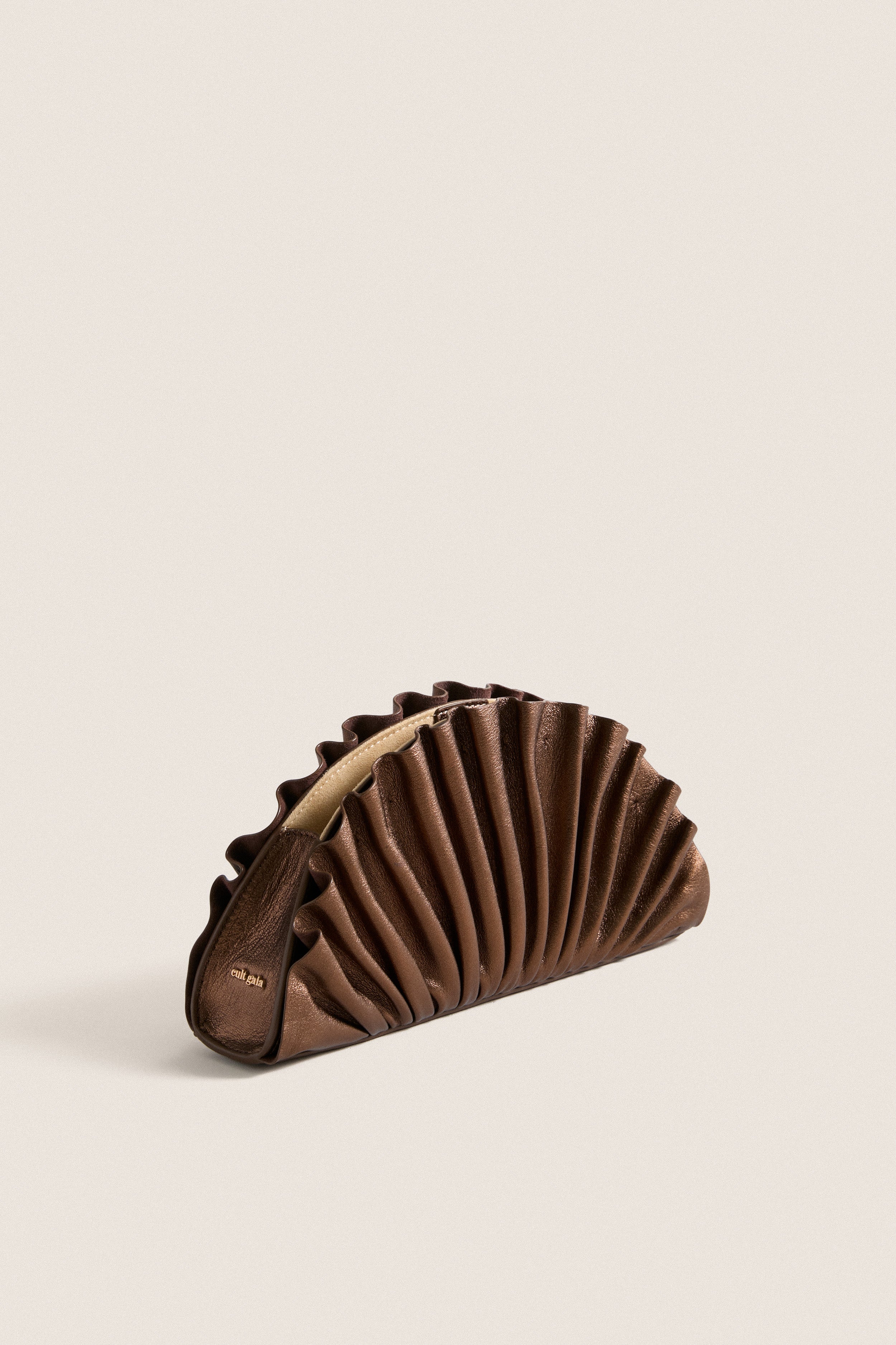 新品未使用【Nala】Back open all in one Bronze Nala Clutch | Cult Gaia