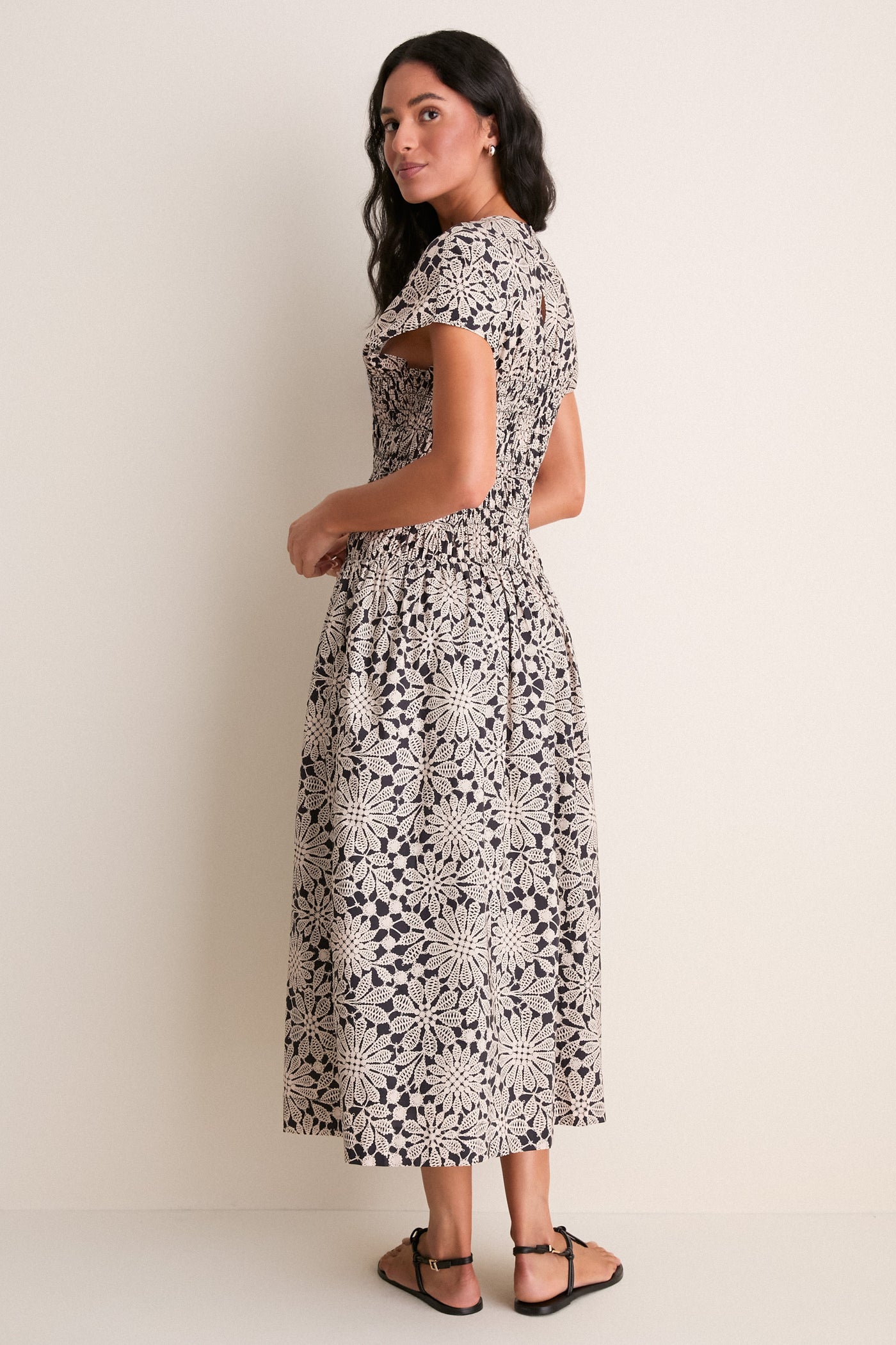 Hyacinth House Black & Tan Printed Floral Smocked Rollins Midi Dress Black & Tan Printed Floral / XS