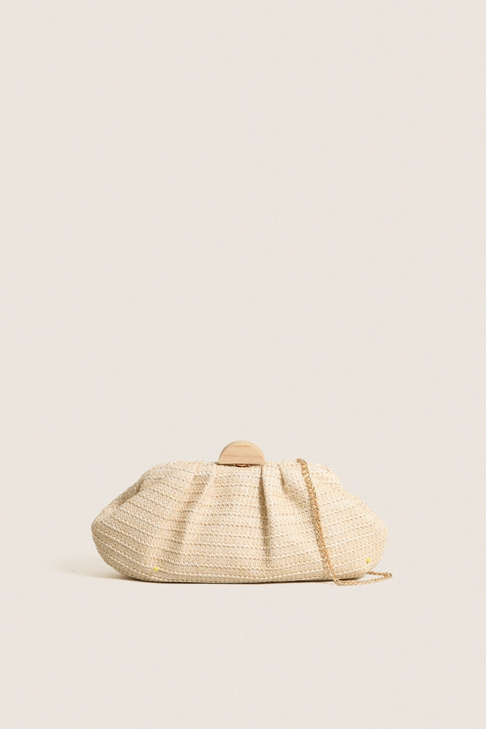 Natural Dorothea Clutch: A classic, high-end accessory with a woven texture, wooden half-moon clasp, and gold-tone chain, perfect for effortless and fun style.