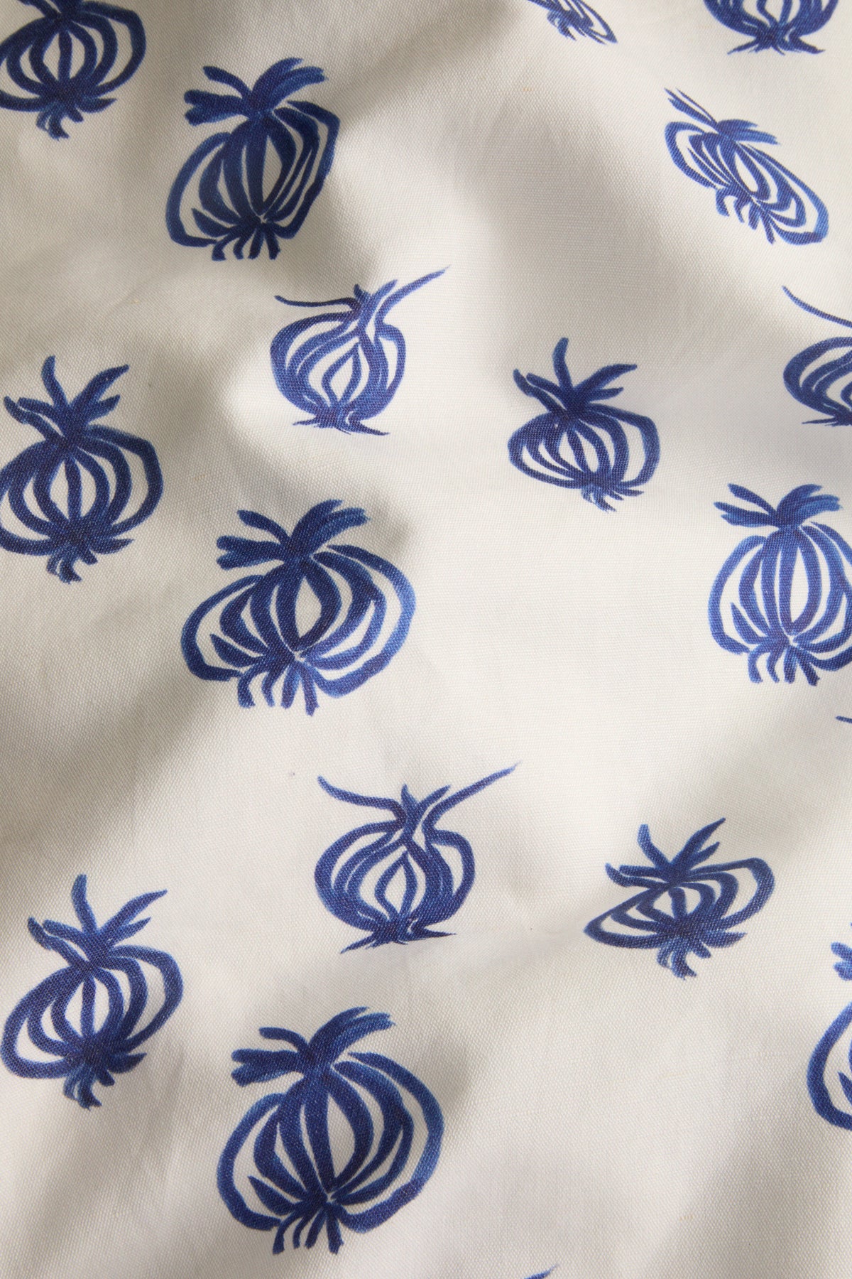 Blue Les Oignons Small Tablecloth