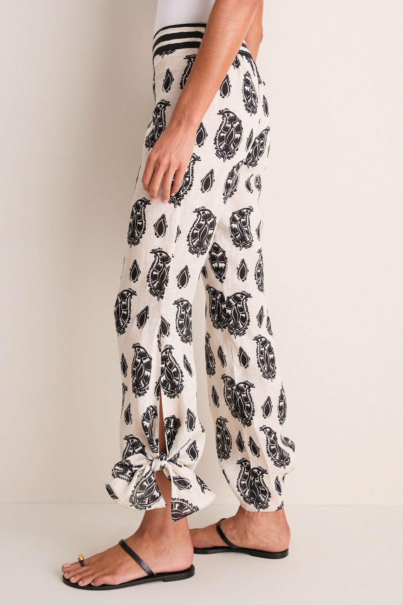 Ecru and Black Femininity Dramatic Pant